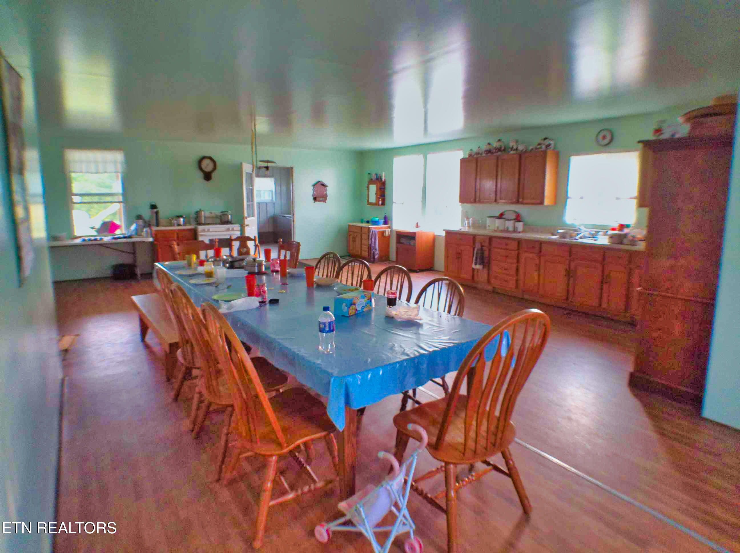 1139 Deer Lodge Highway Sunbright TN 37872