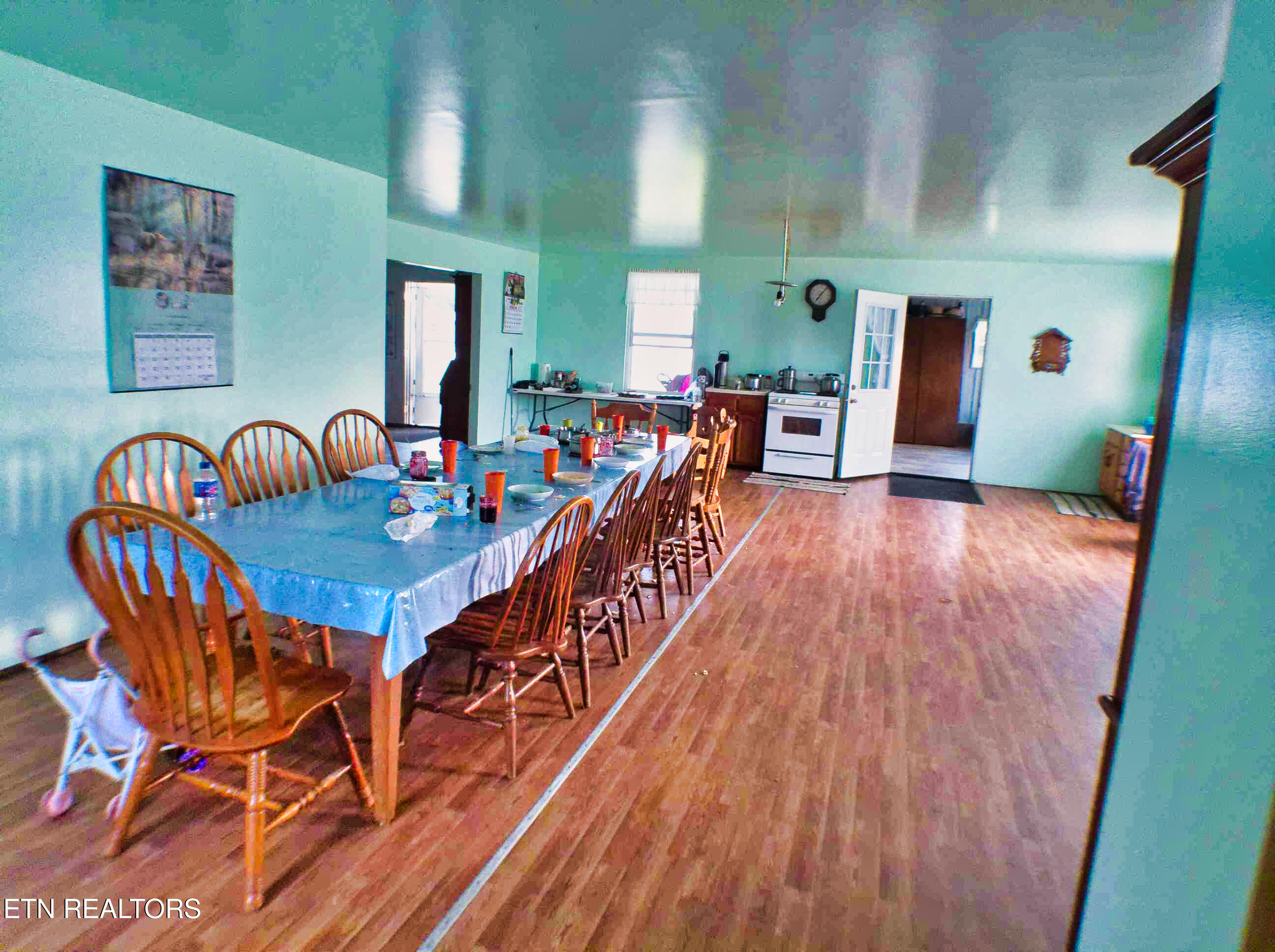 1139 Deer Lodge Highway Sunbright TN 37872