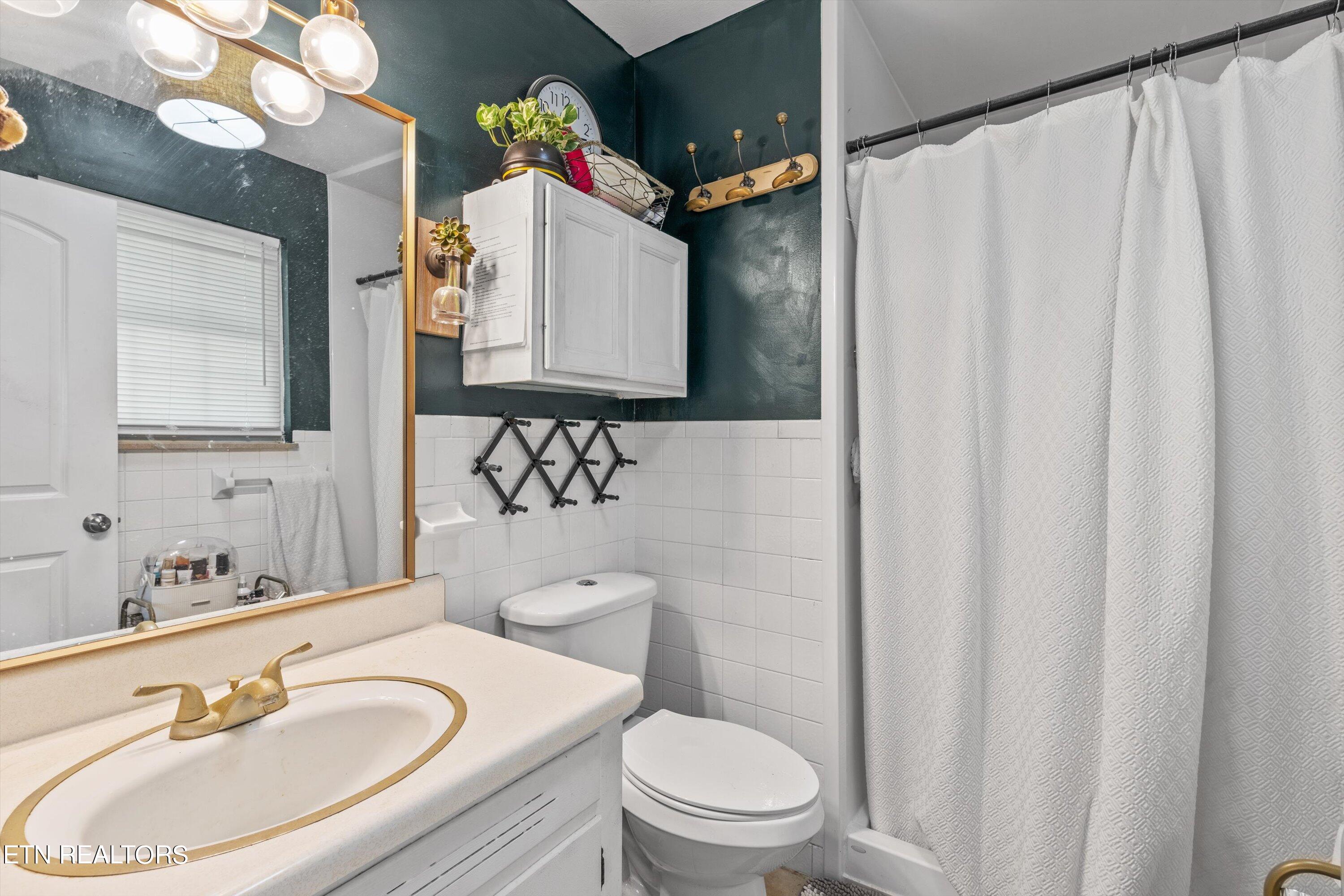 1210 Granville Conner Road Powell TN 37849