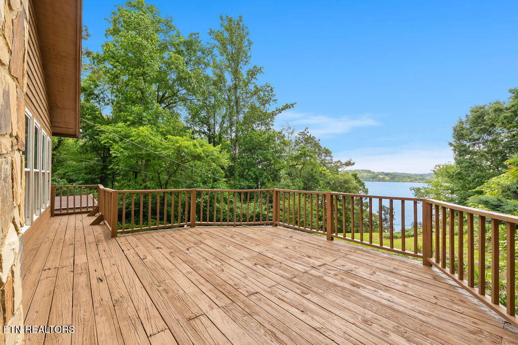2202 Jones Bend Road Louisville TN 37777