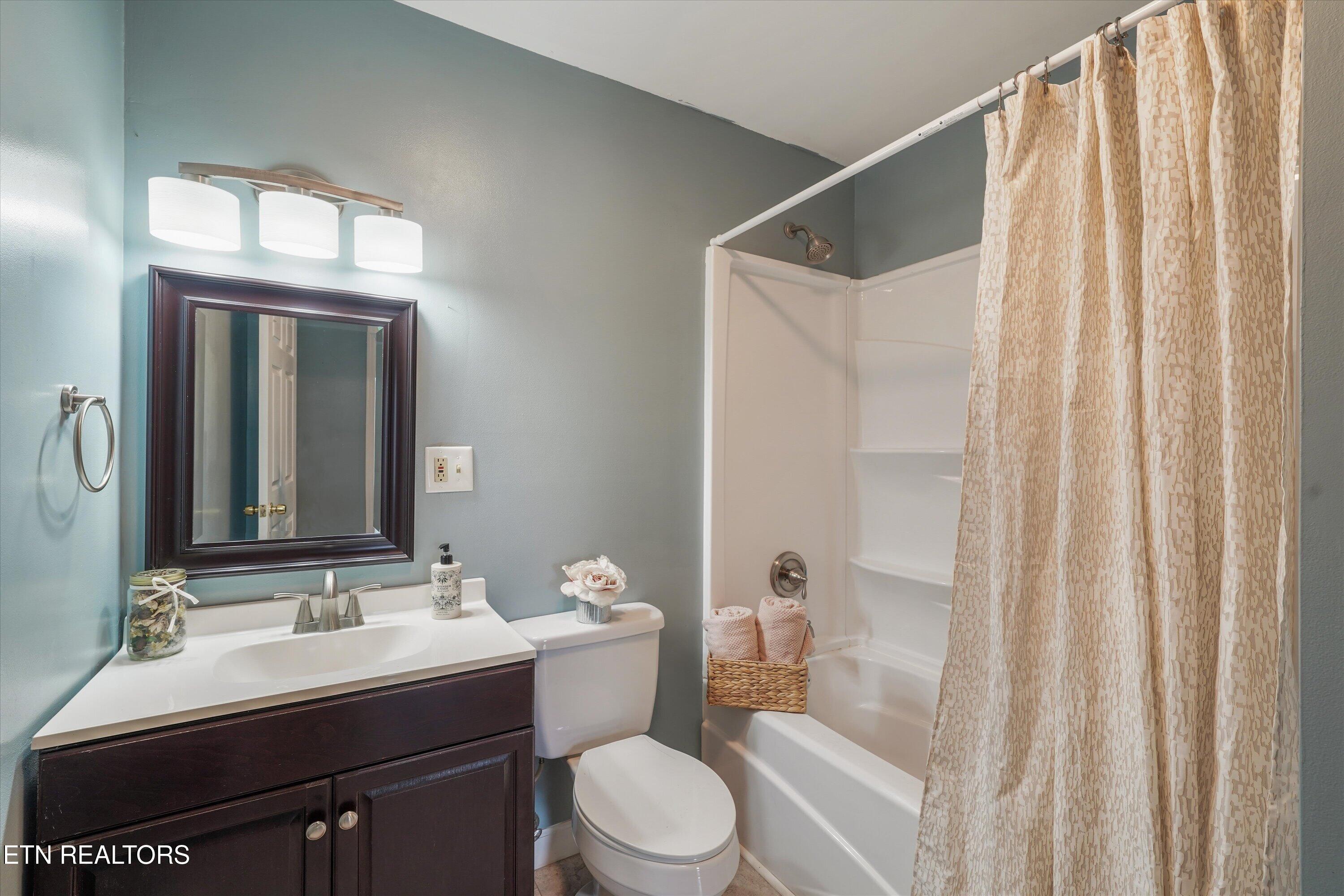 222 Disney Lane Caryville TN 37714