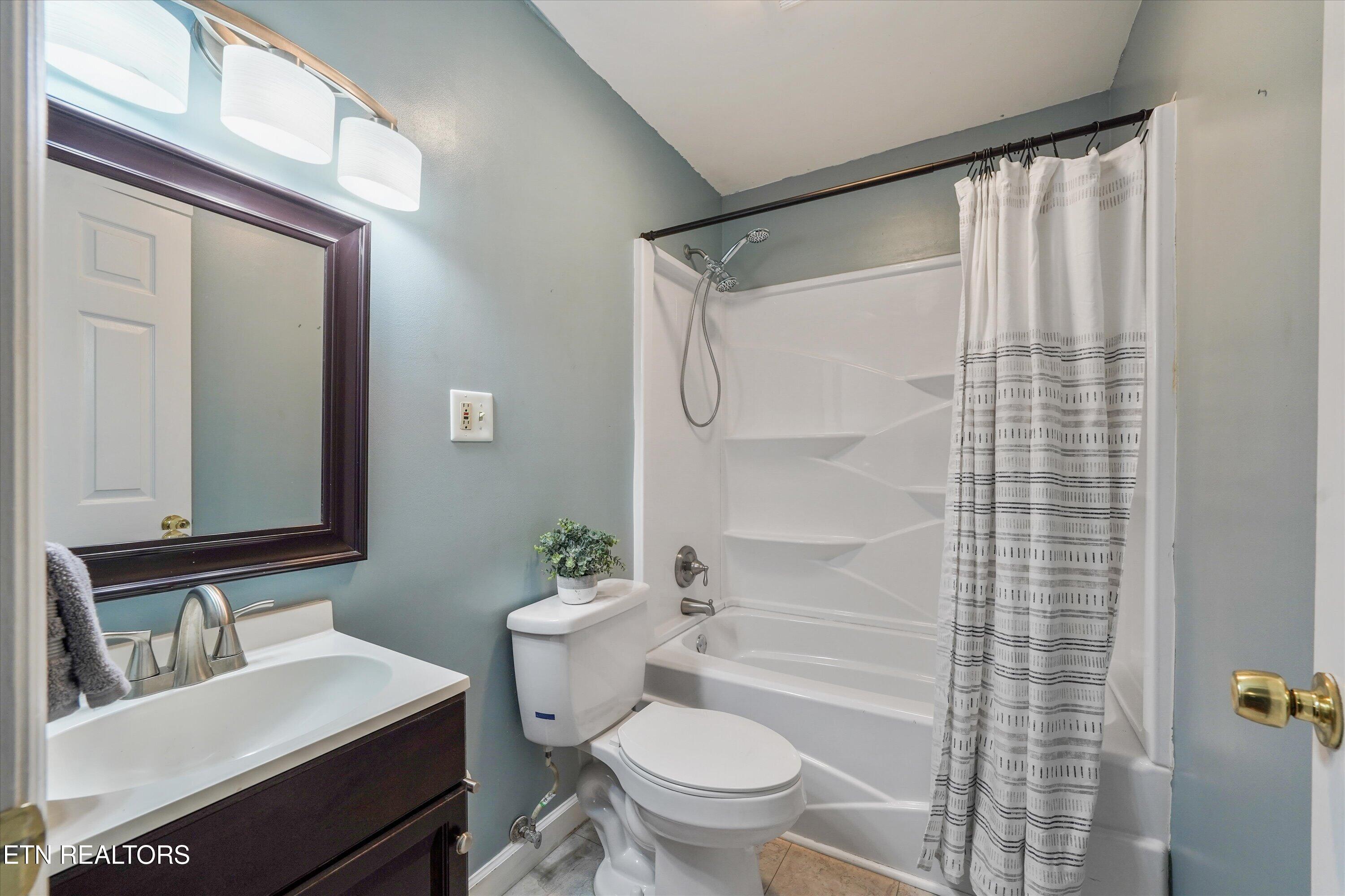 222 Disney Lane Caryville TN 37714