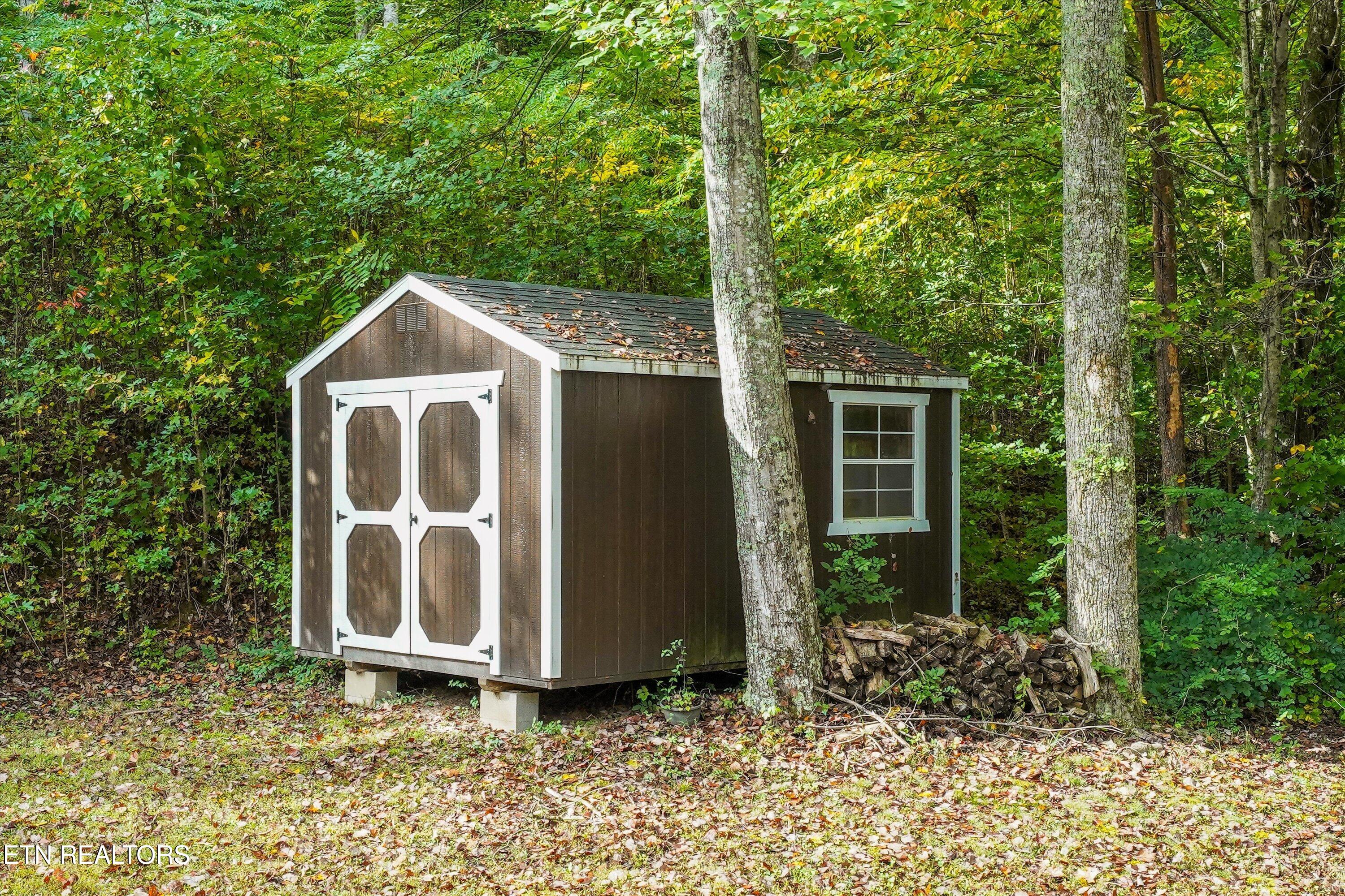 222 Disney Lane Caryville TN 37714