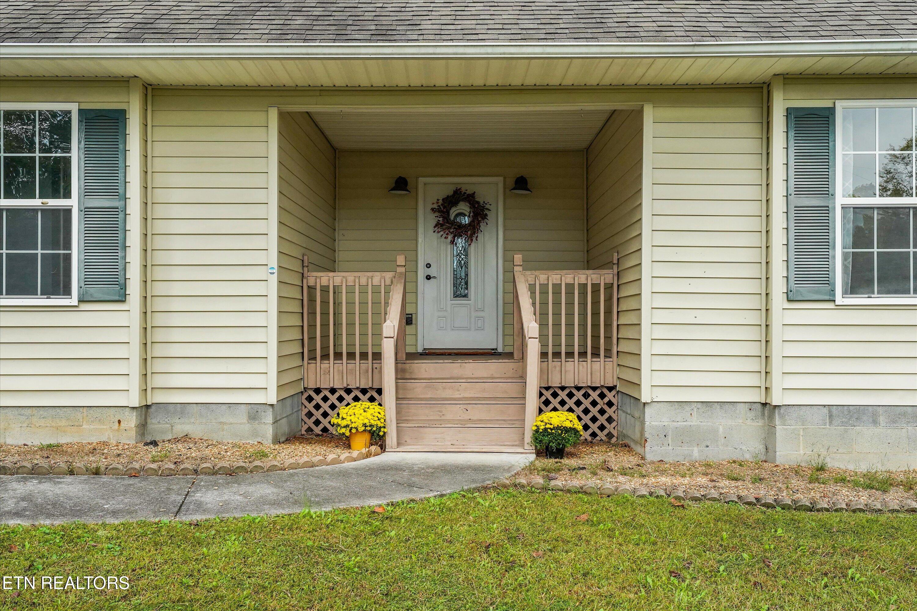 222 Disney Lane Caryville TN 37714