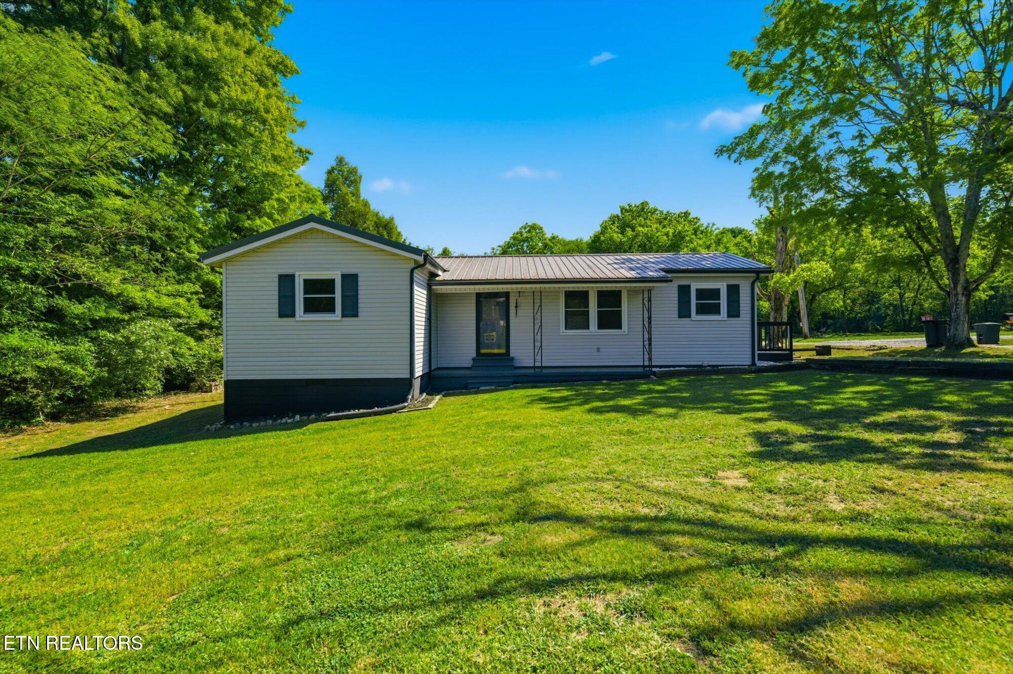 615 Carroll Street Etowah TN 37331