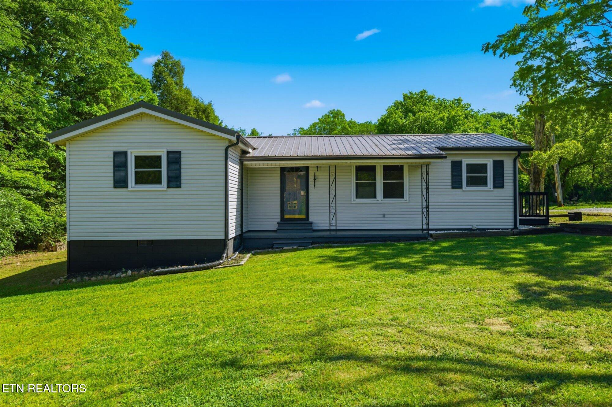 615 Carroll Street Etowah TN 37331