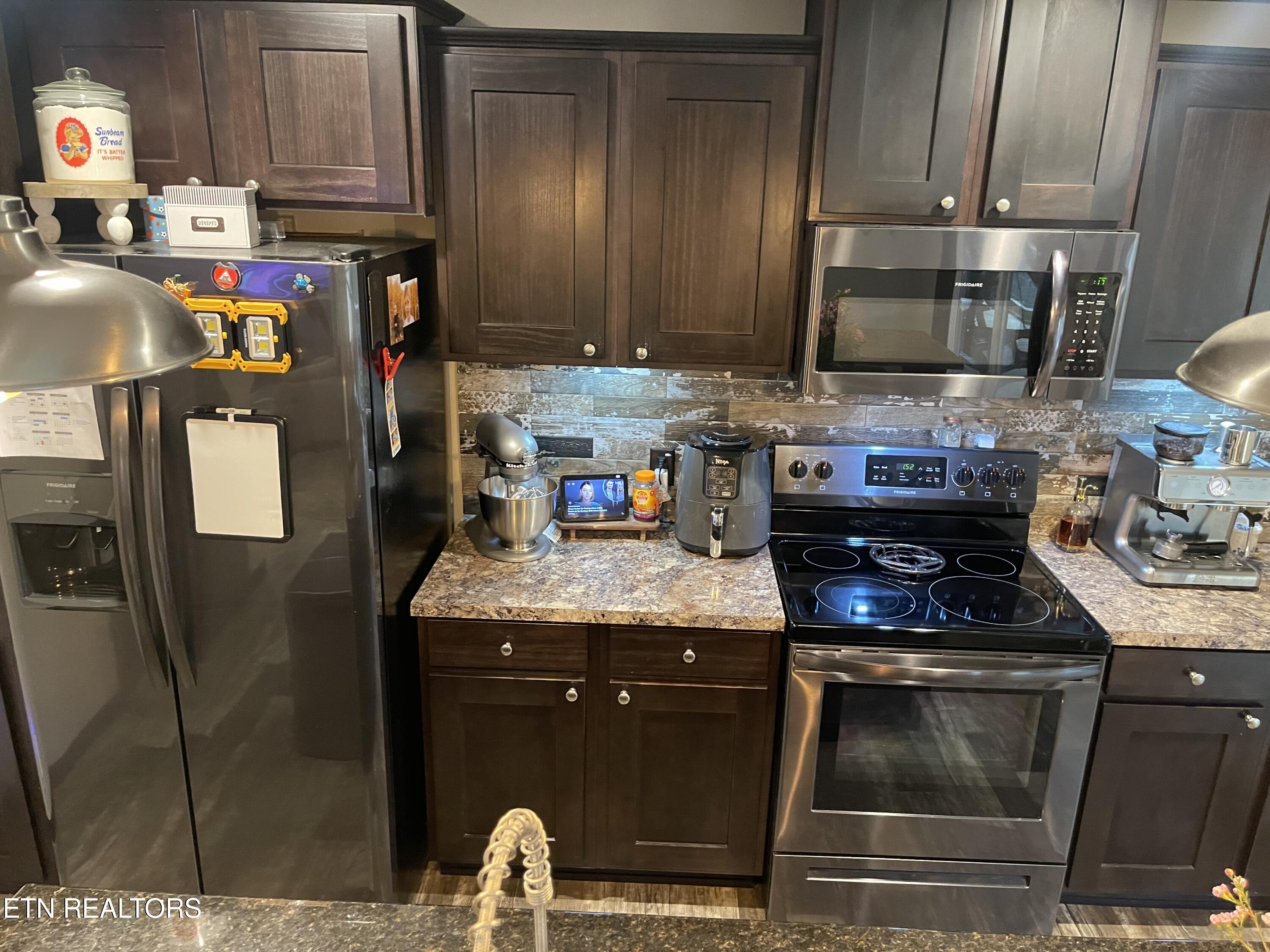 1151 Coffey Road New Tazewell TN 37825