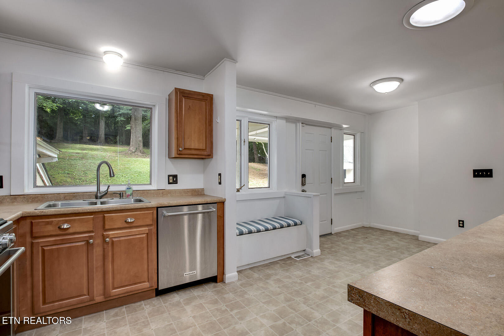 102 Oxford Road Oak Ridge TN 37830