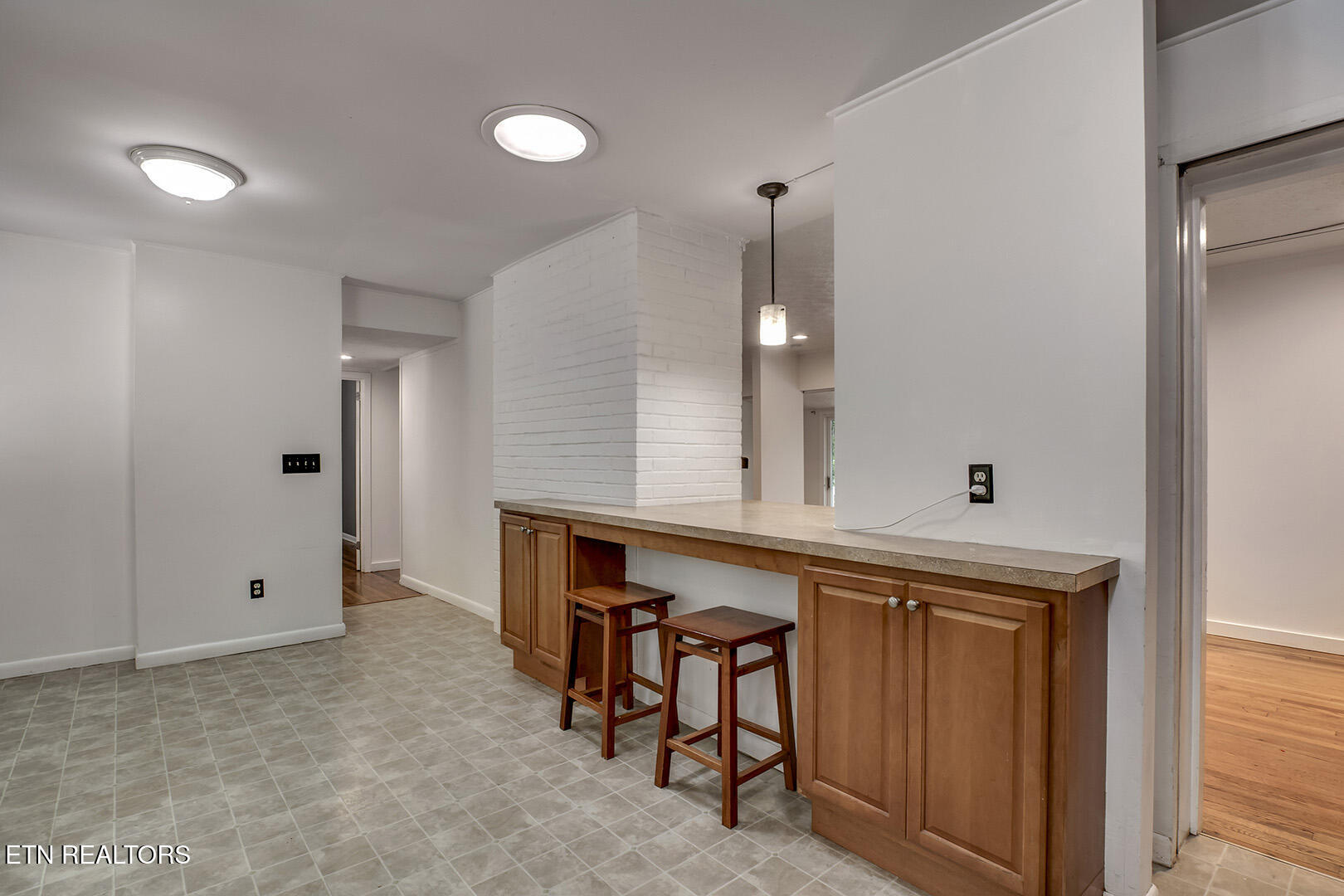 102 Oxford Road Oak Ridge TN 37830