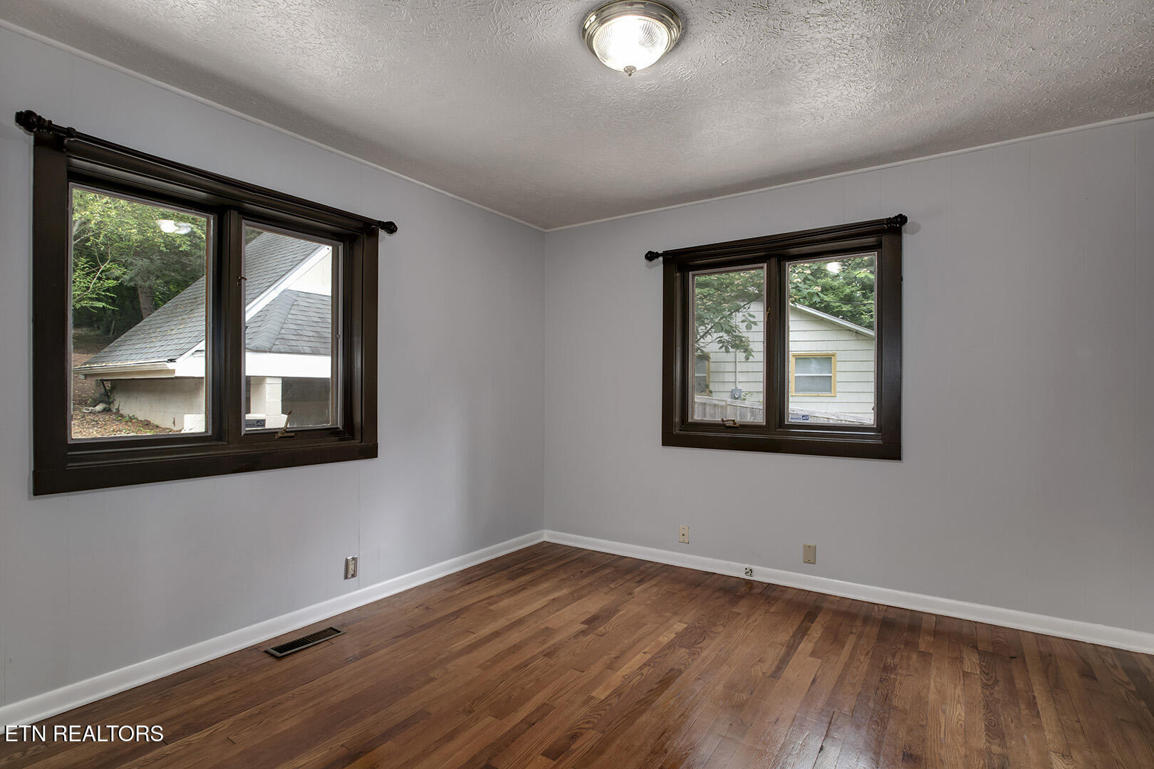 102 Oxford Road Oak Ridge TN 37830