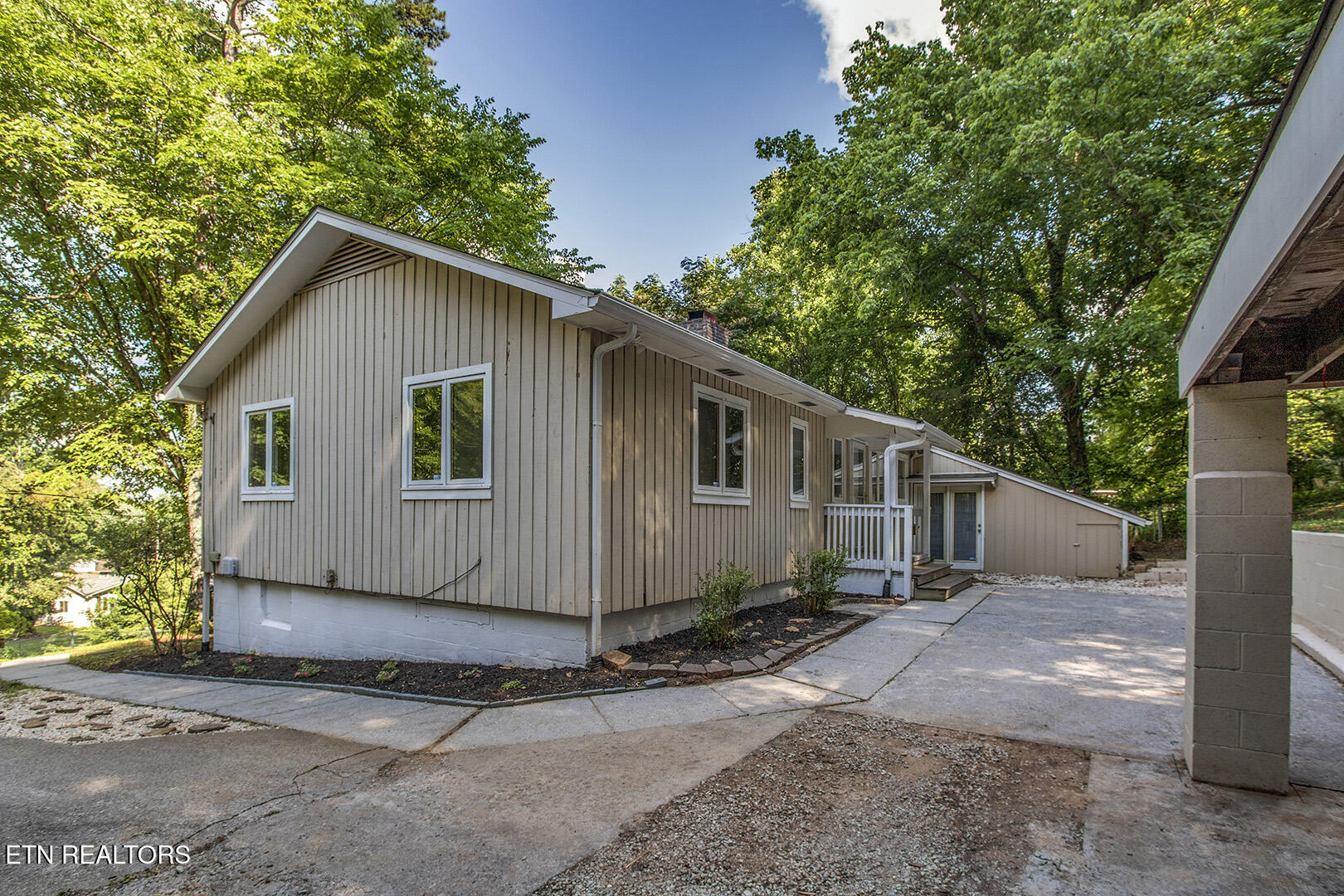 102 Oxford Road Oak Ridge TN 37830
