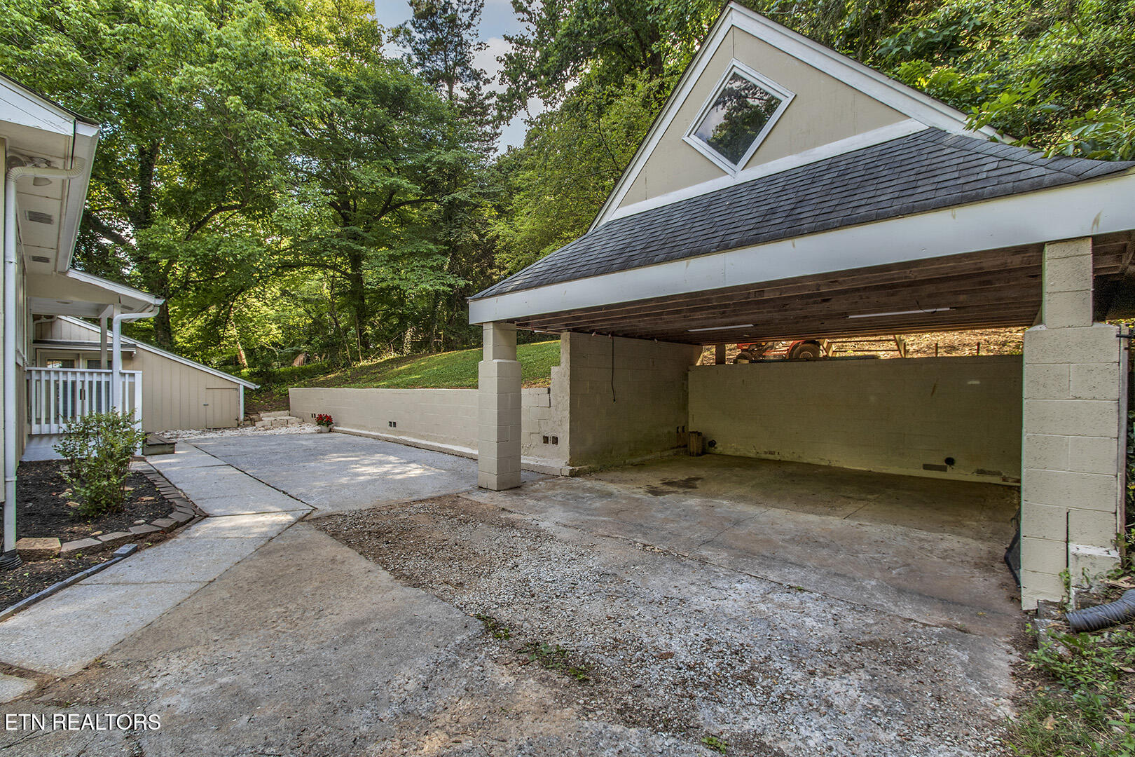102 Oxford Road Oak Ridge TN 37830