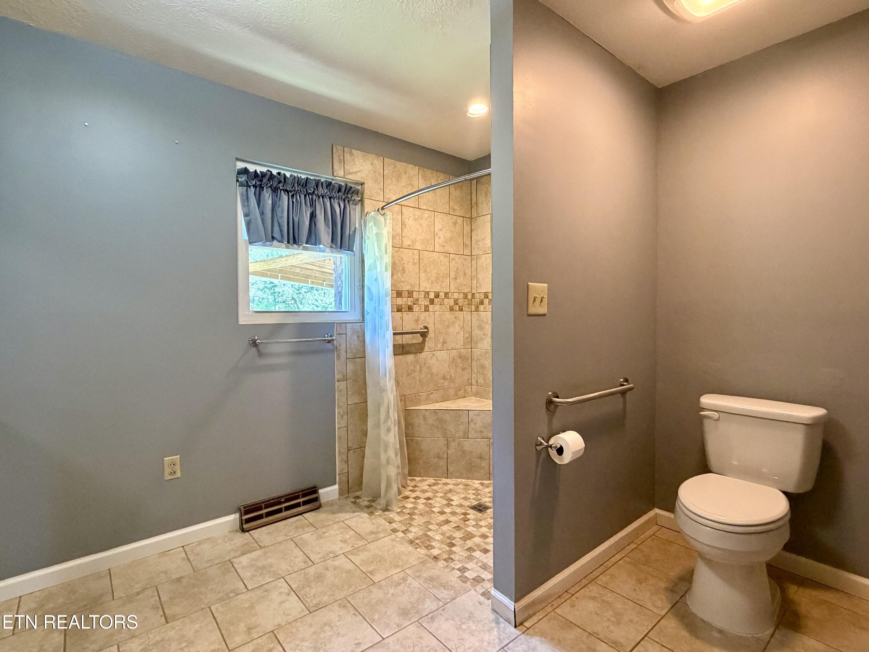 130 Griffith Lane Jacksboro TN 37757