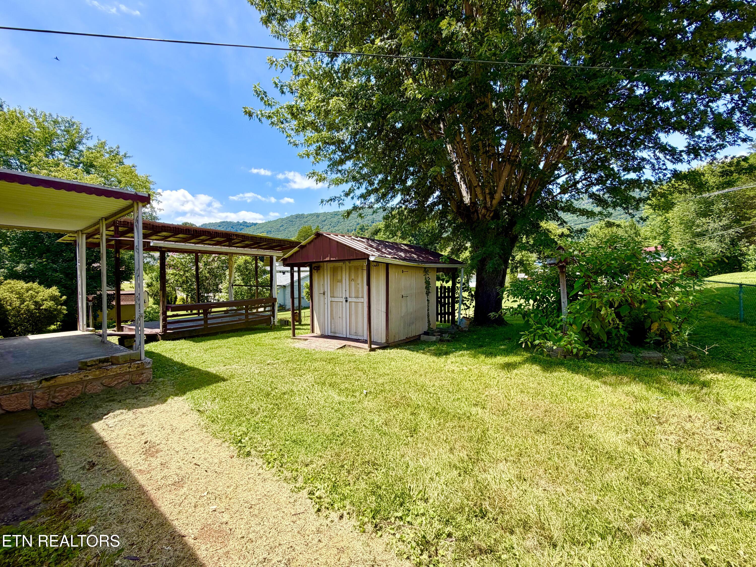 130 Griffith Lane Jacksboro TN 37757