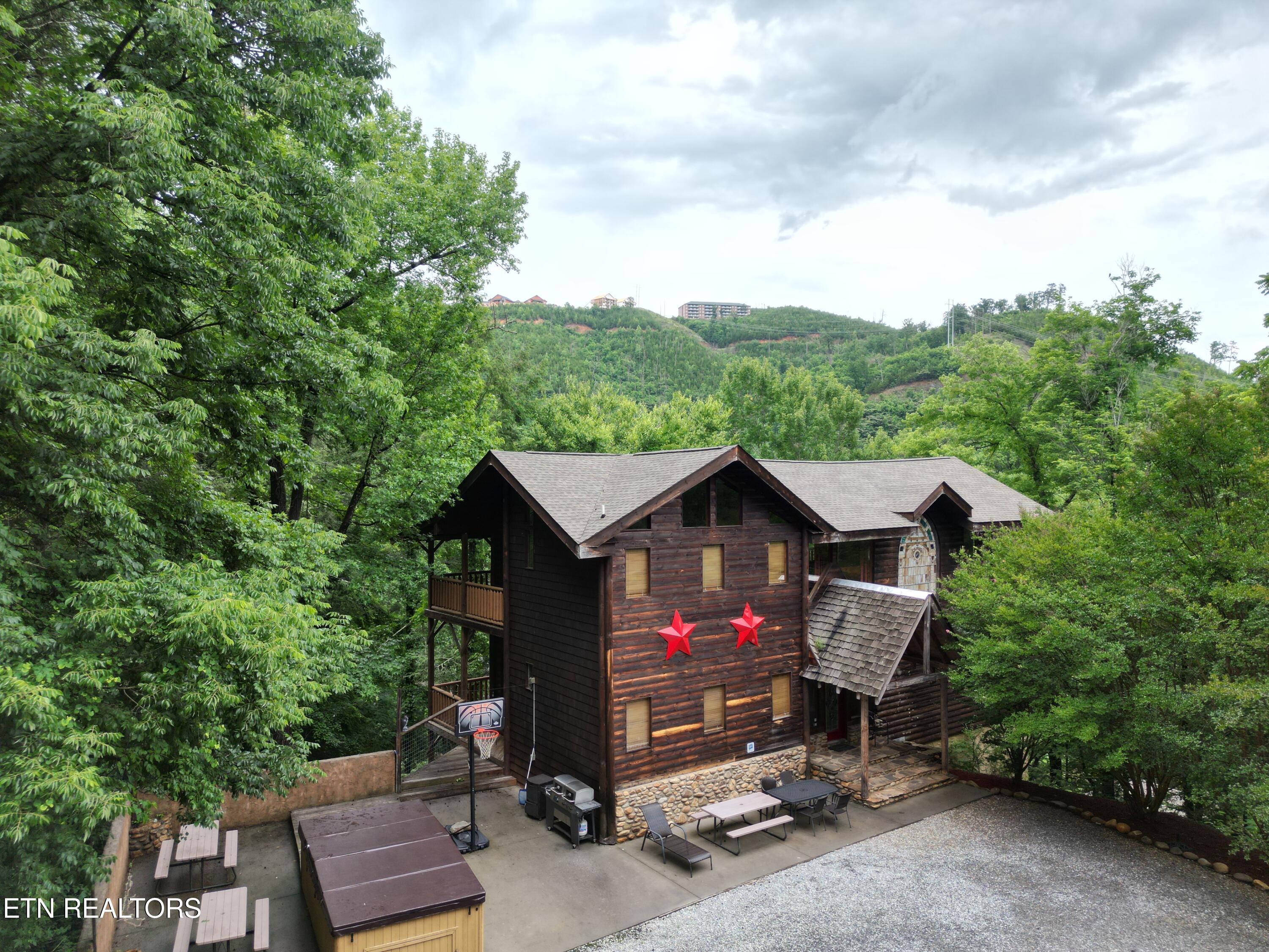 402 Laurel Avenue Gatlinburg TN 37738
