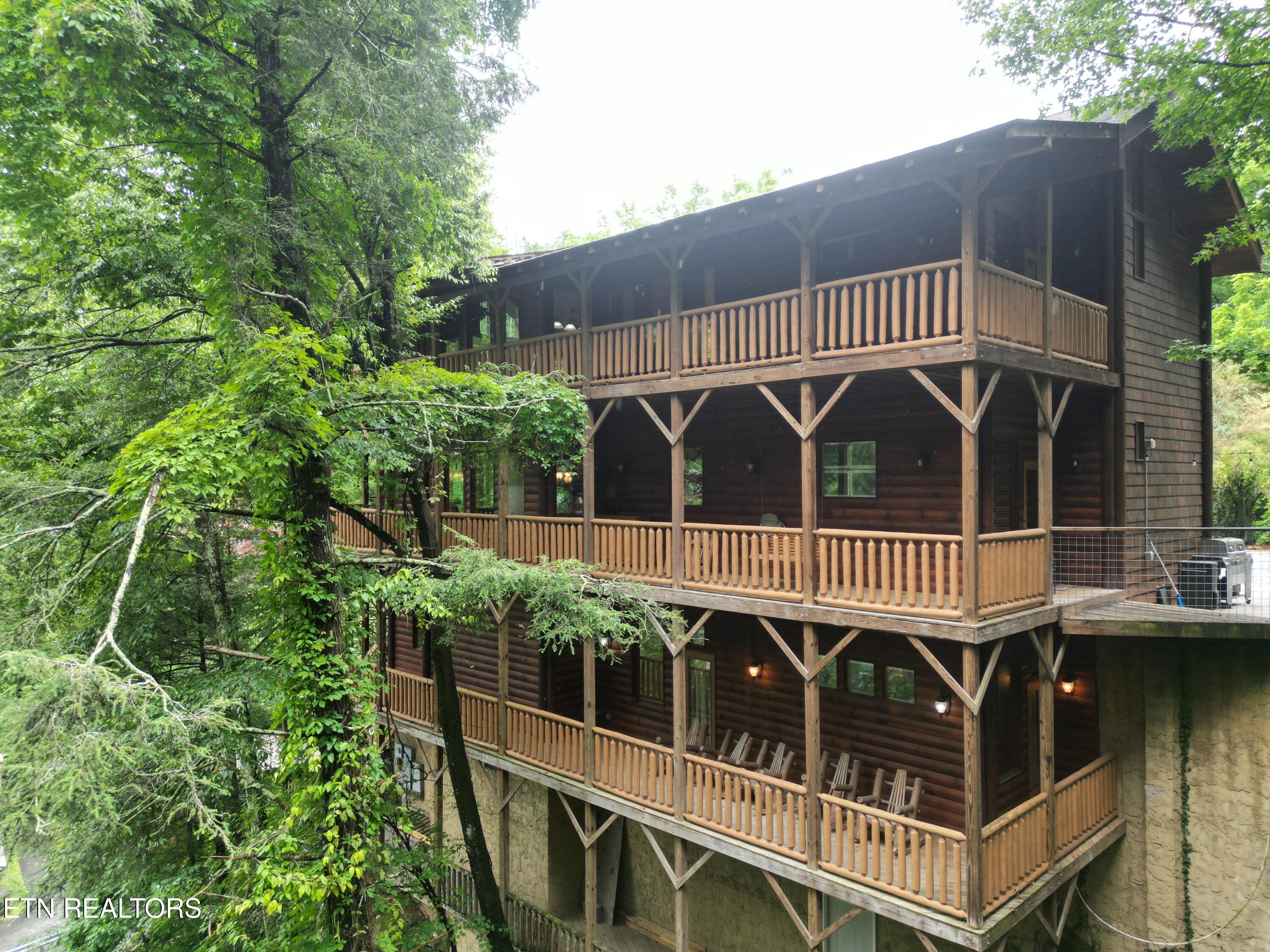 402 Laurel Avenue Gatlinburg TN 37738