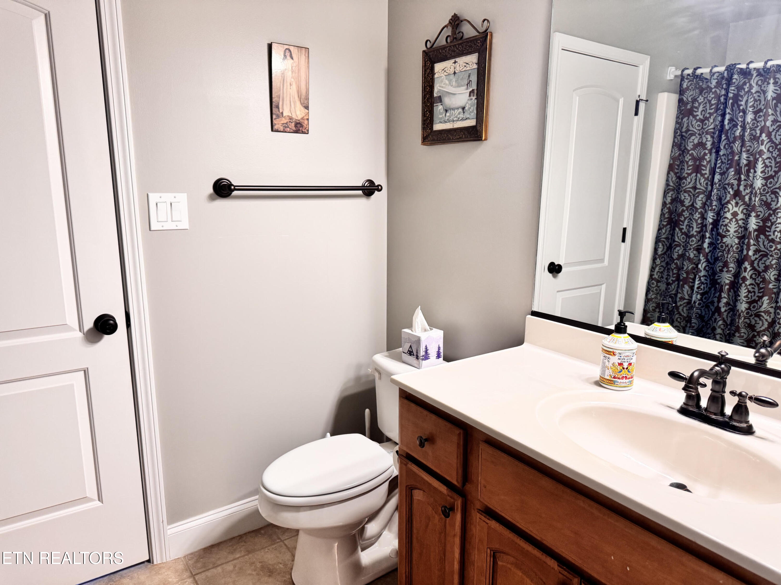 712 Whispering Hills Lane Knoxville TN 37934
