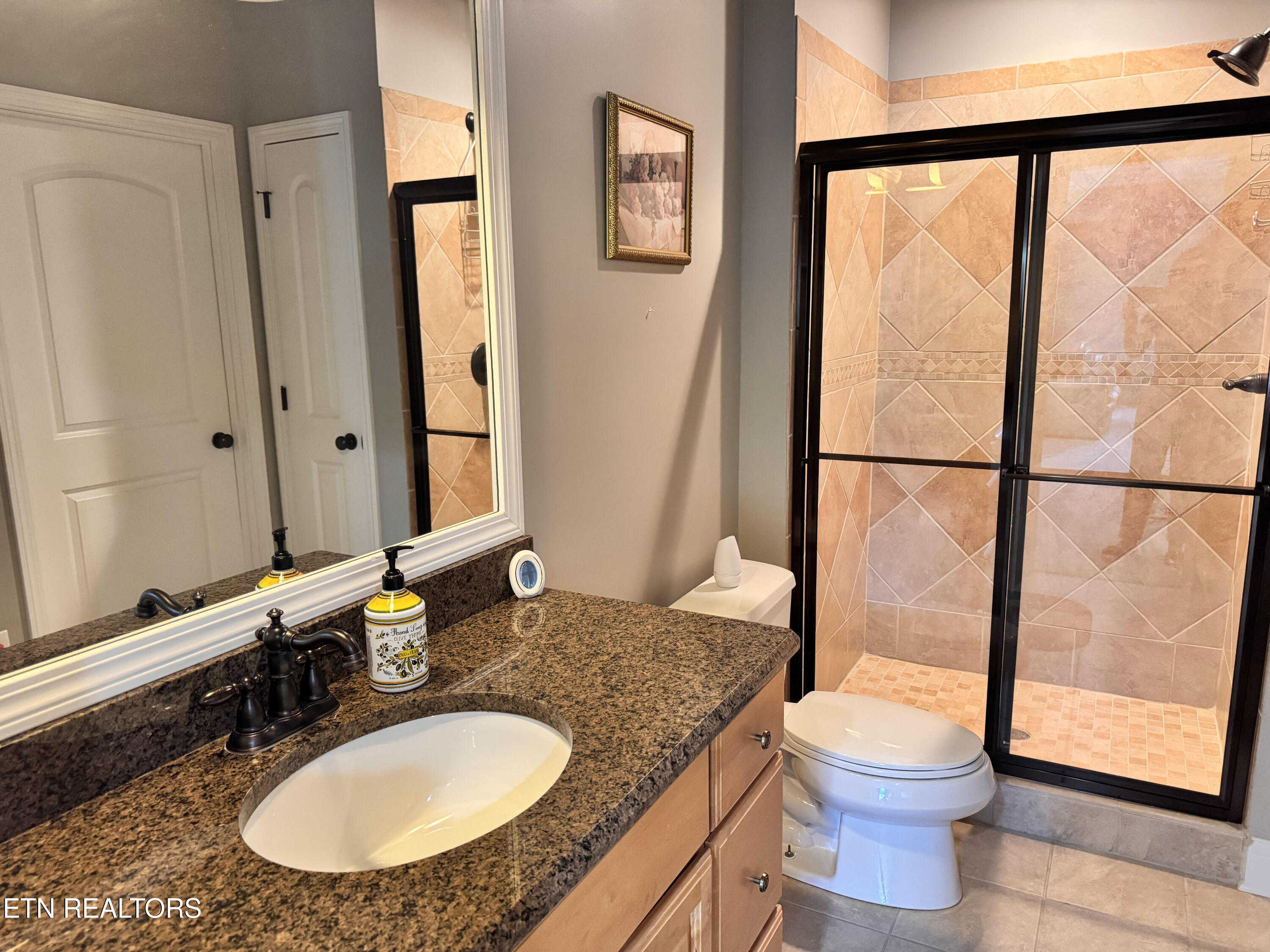 712 Whispering Hills Lane Knoxville TN 37934