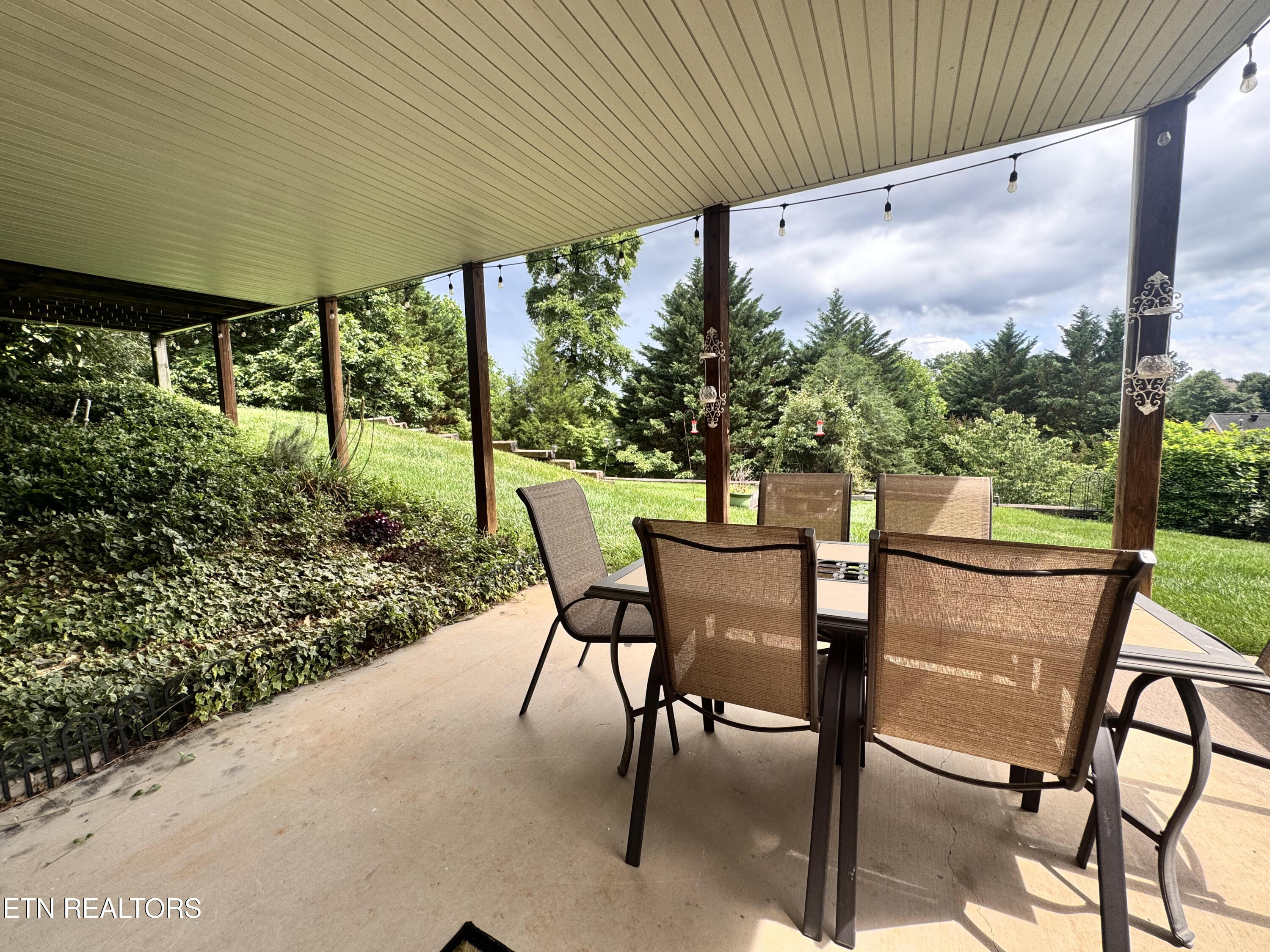 712 Whispering Hills Lane Knoxville TN 37934