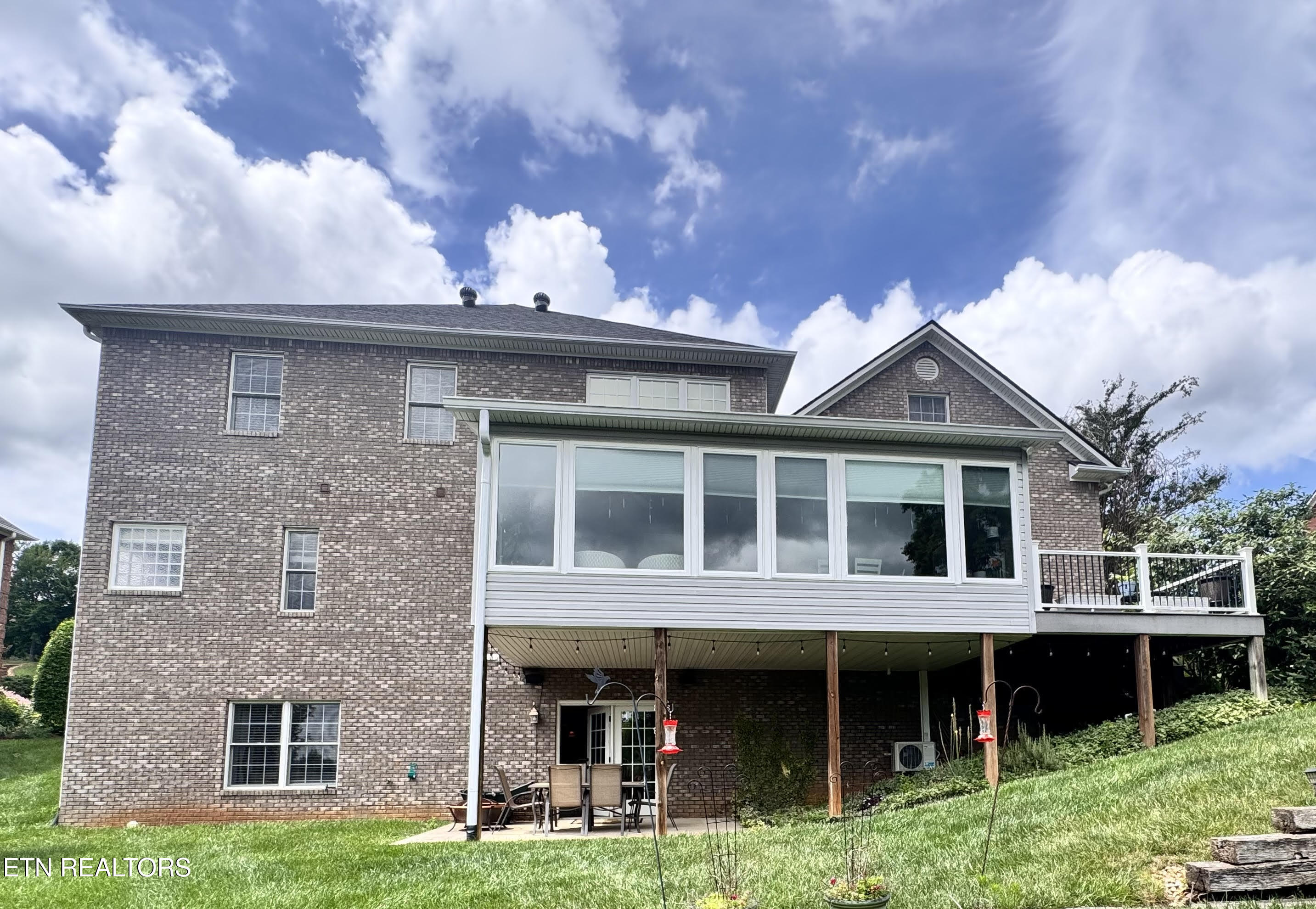 712 Whispering Hills Lane Knoxville TN 37934