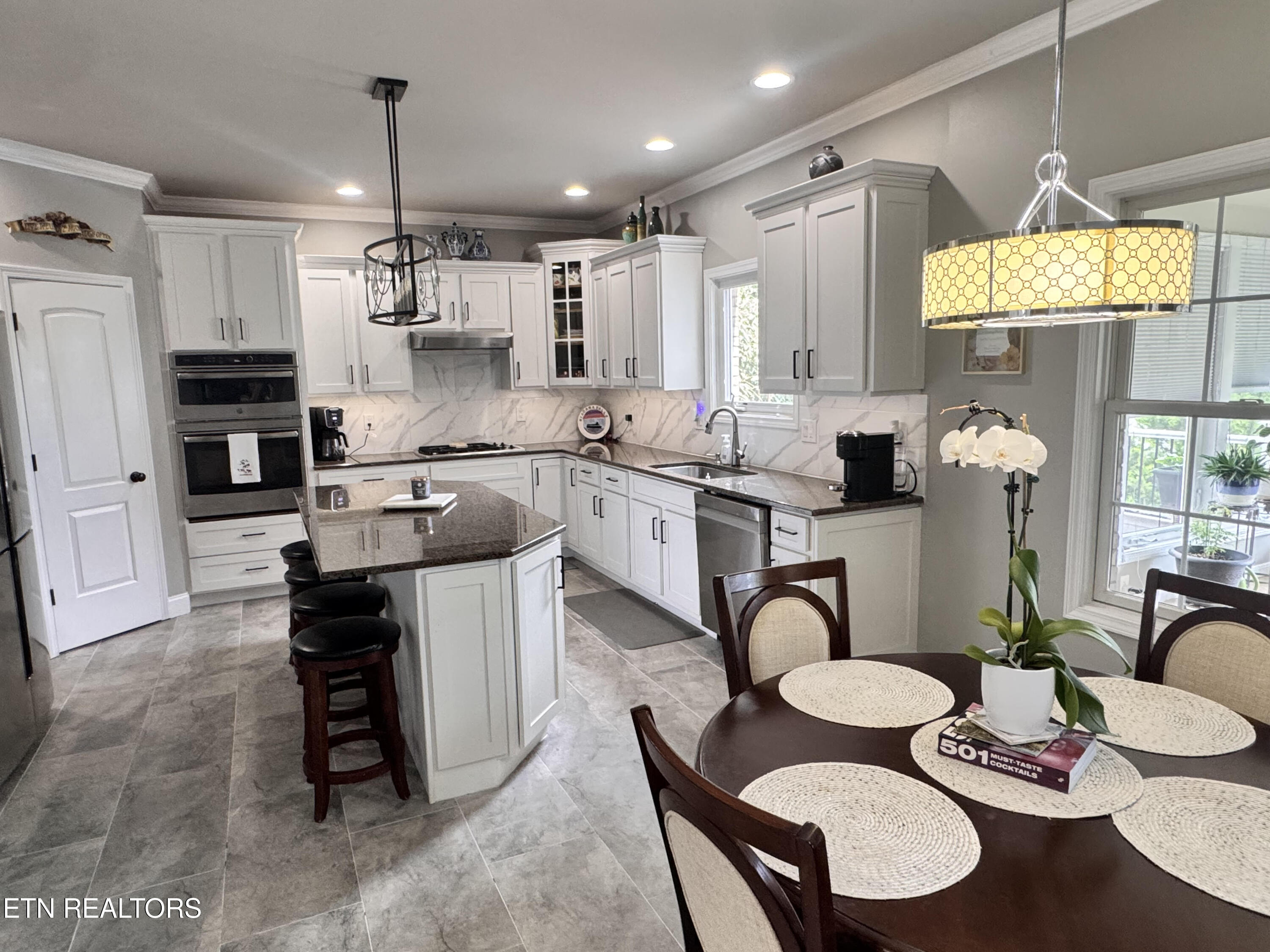 712 Whispering Hills Lane Knoxville TN 37934