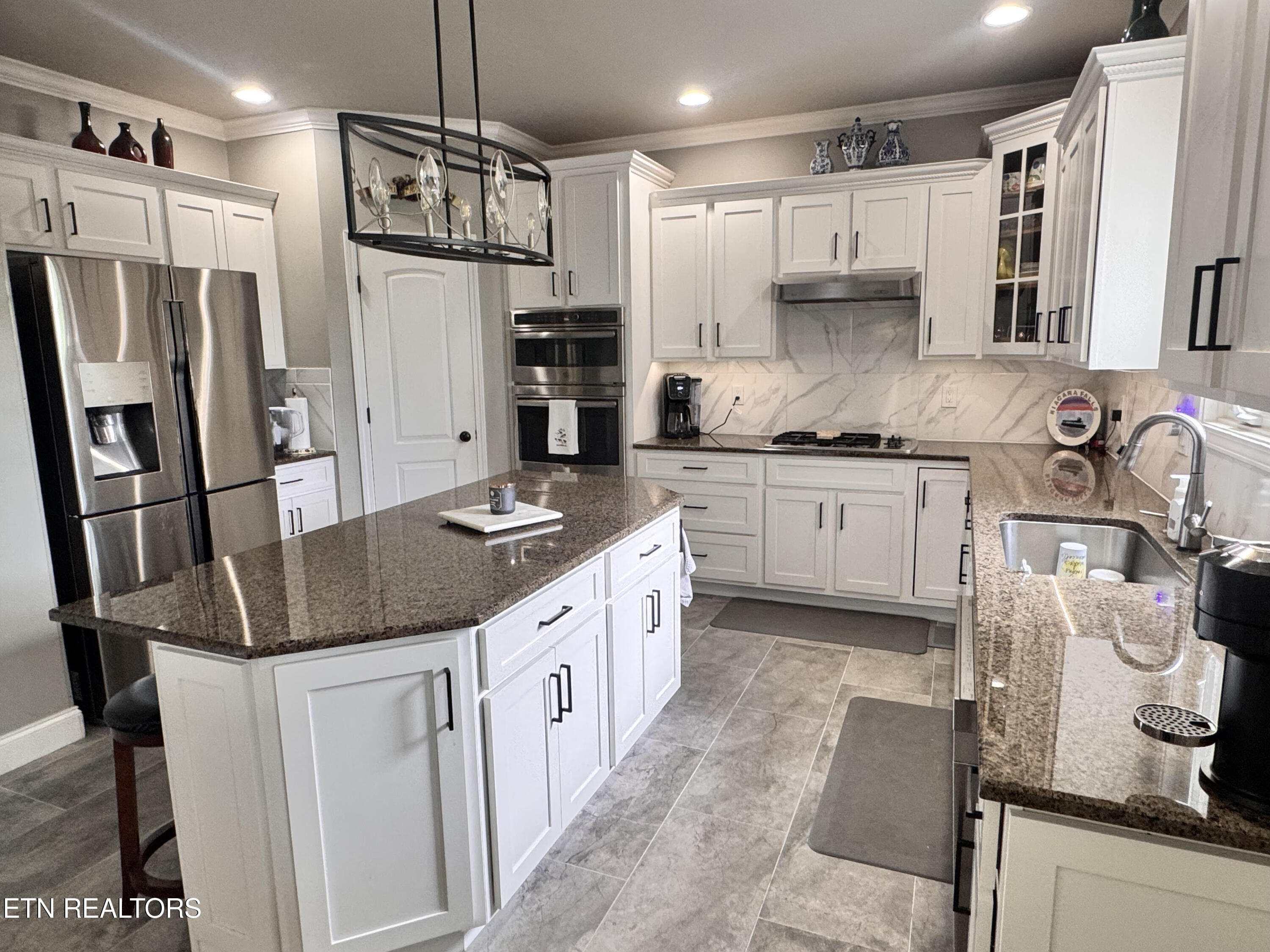 712 Whispering Hills Lane Knoxville TN 37934