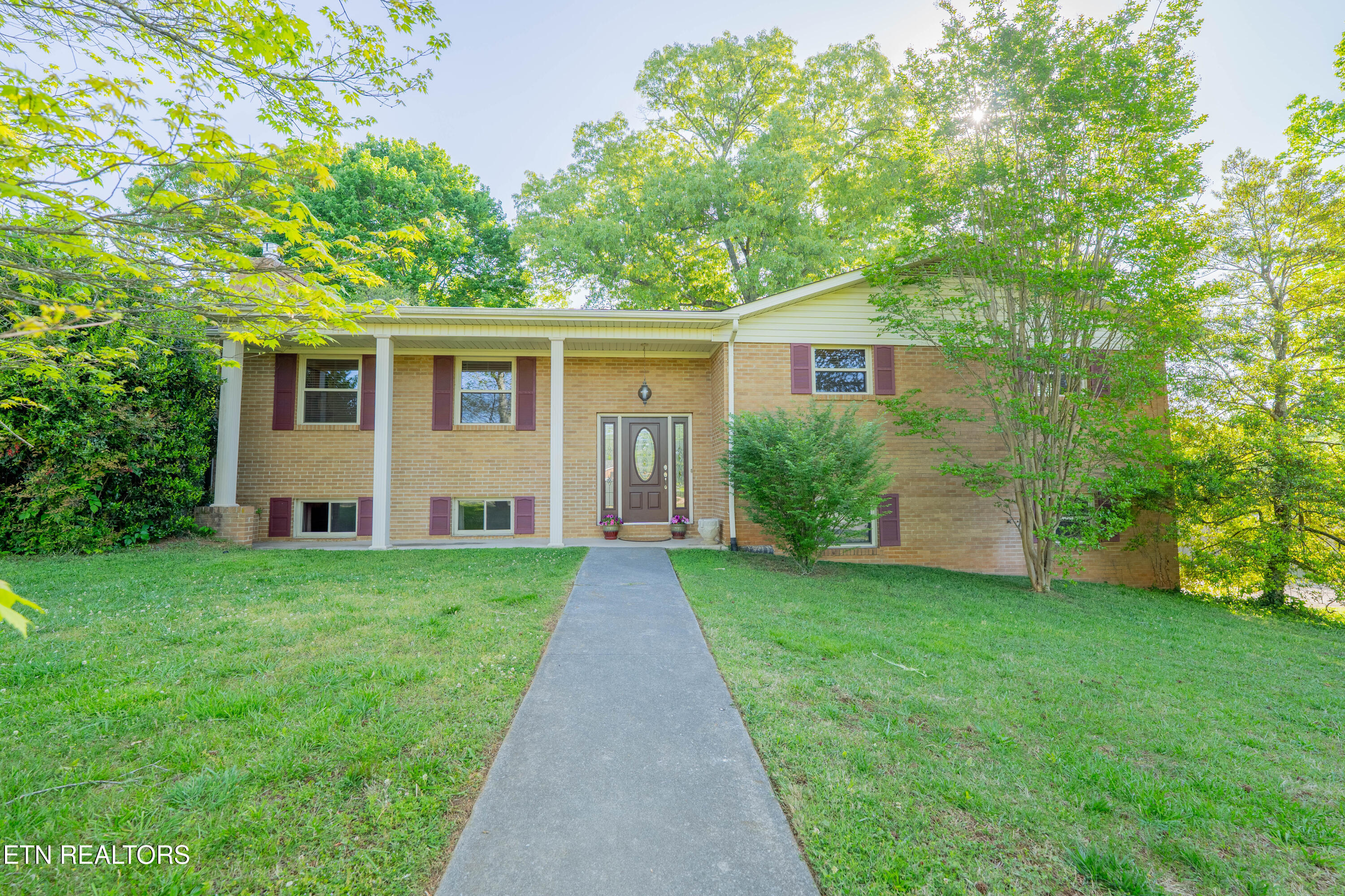 4504 Woodview Road Louisville TN 37777