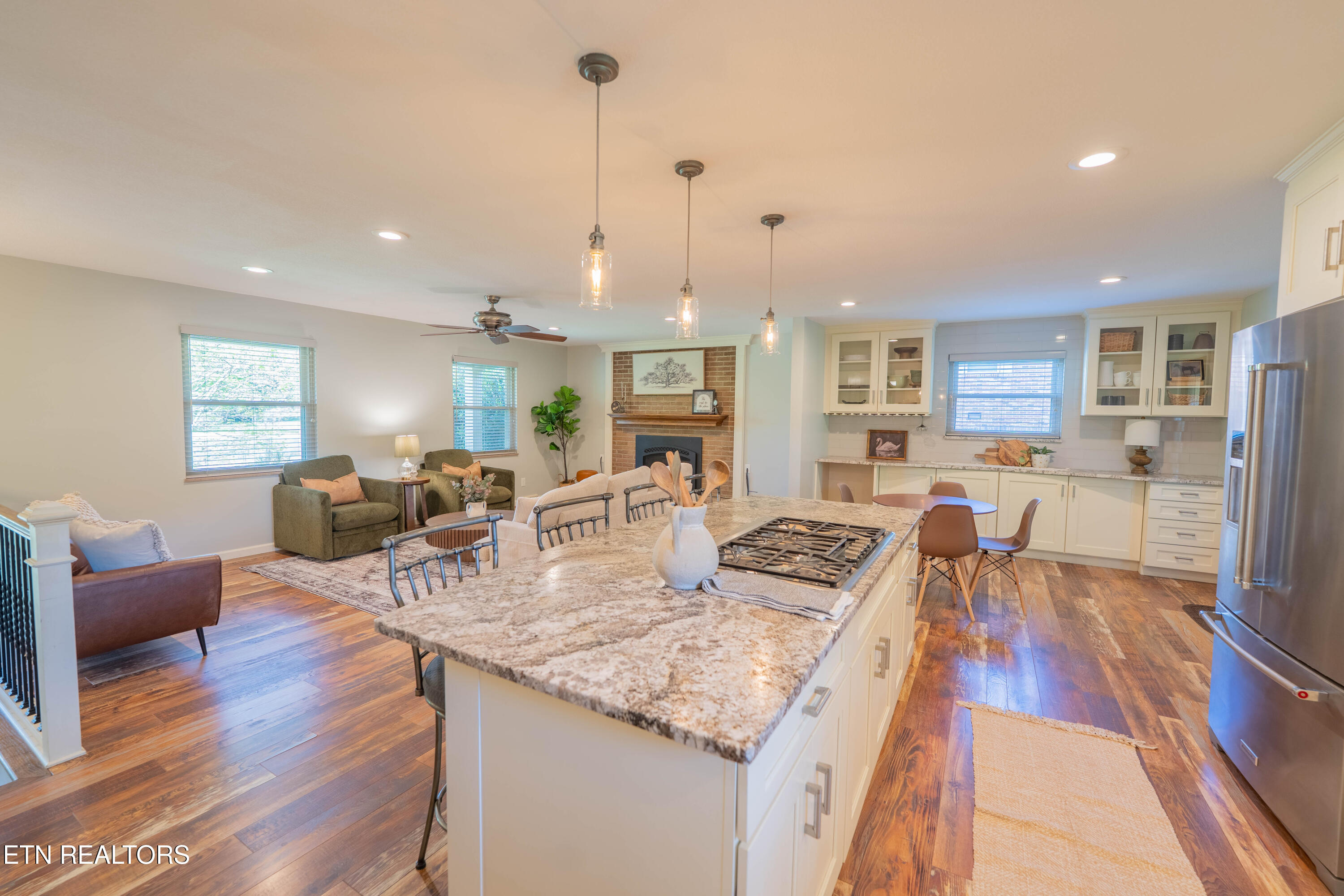 4504 Woodview Road Louisville TN 37777