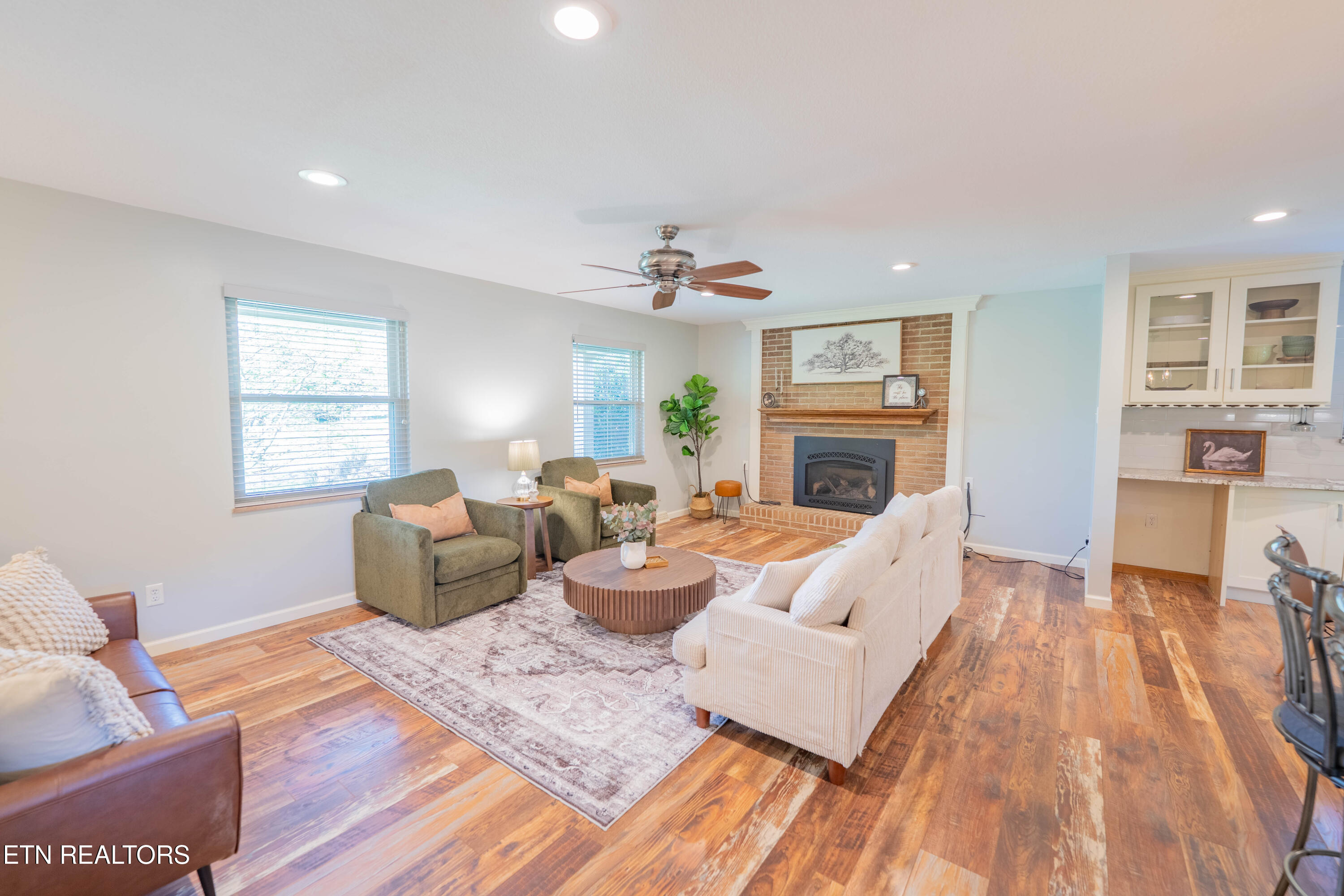 4504 Woodview Road Louisville TN 37777