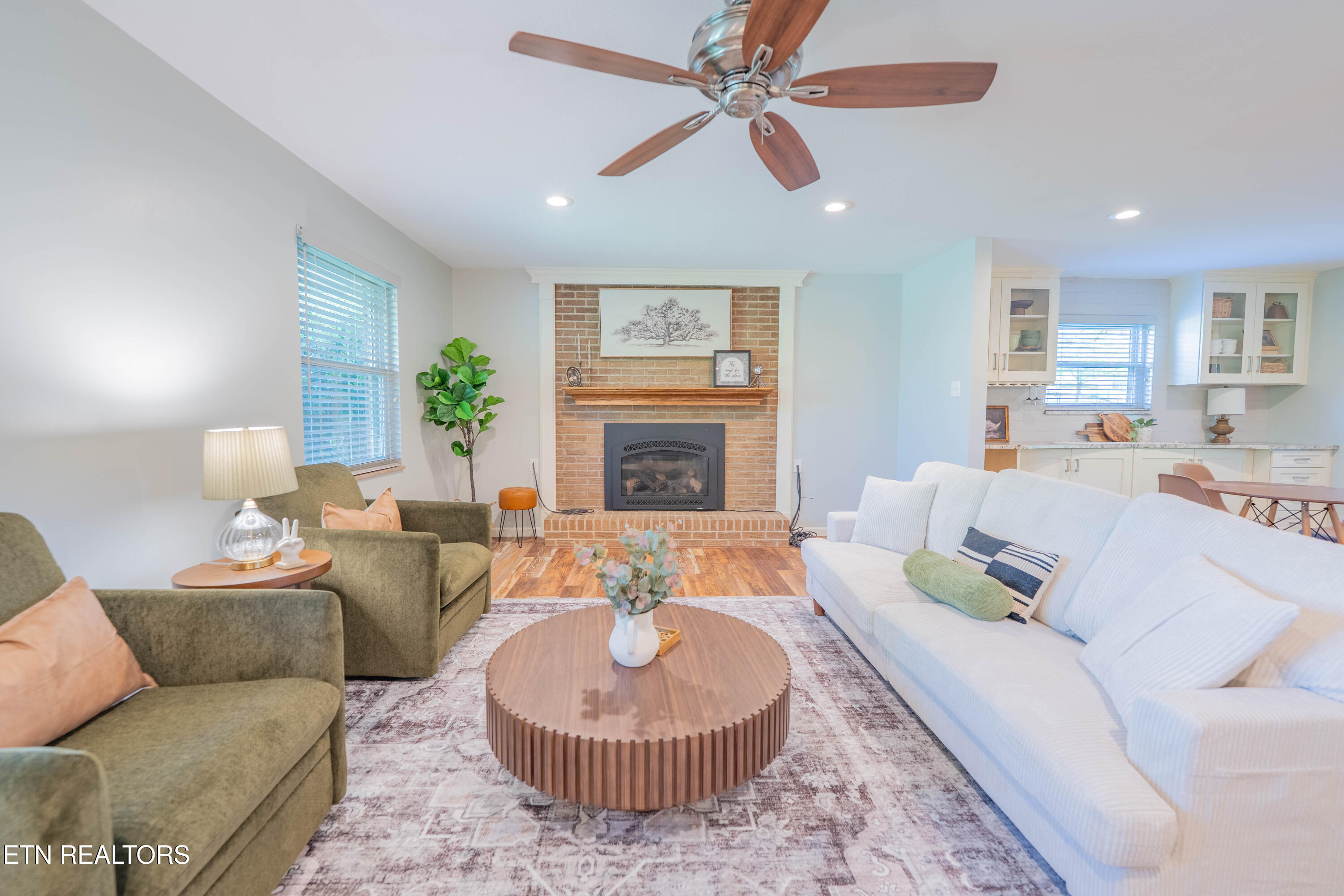 4504 Woodview Road Louisville TN 37777