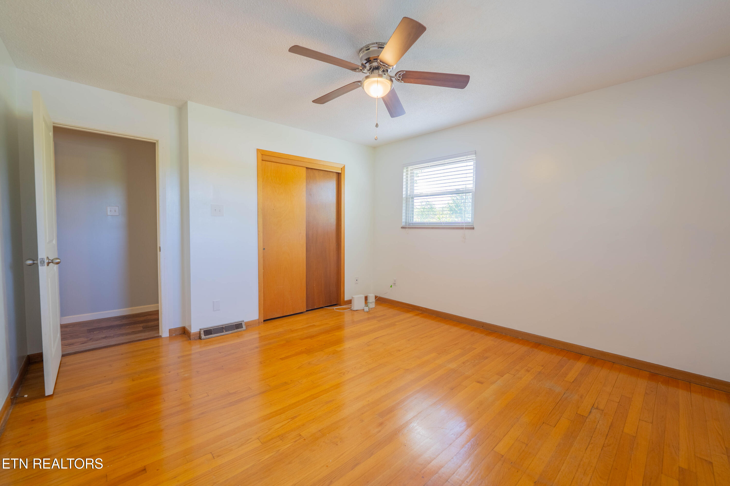 4504 Woodview Road Louisville TN 37777