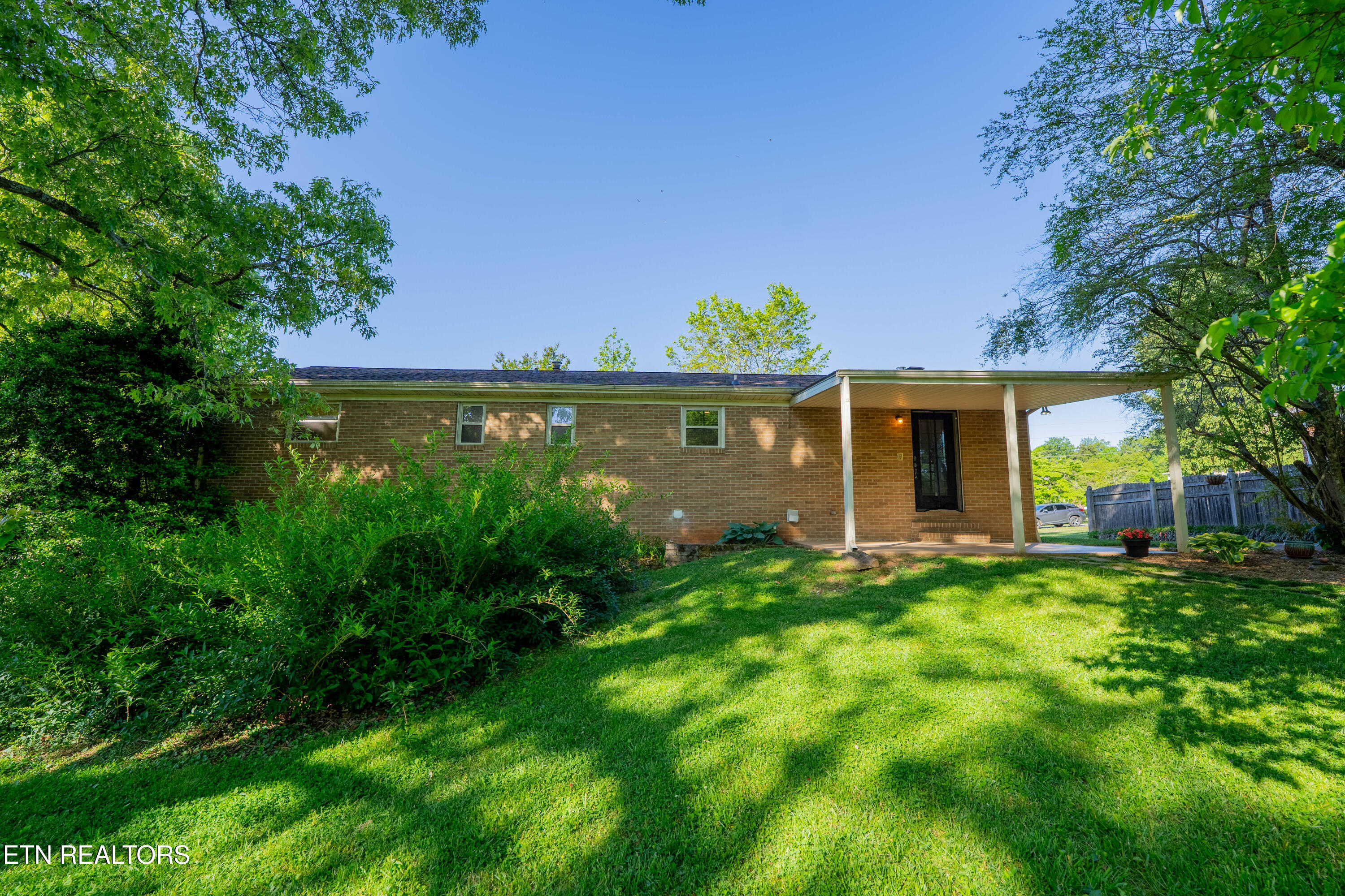 4504 Woodview Road Louisville TN 37777