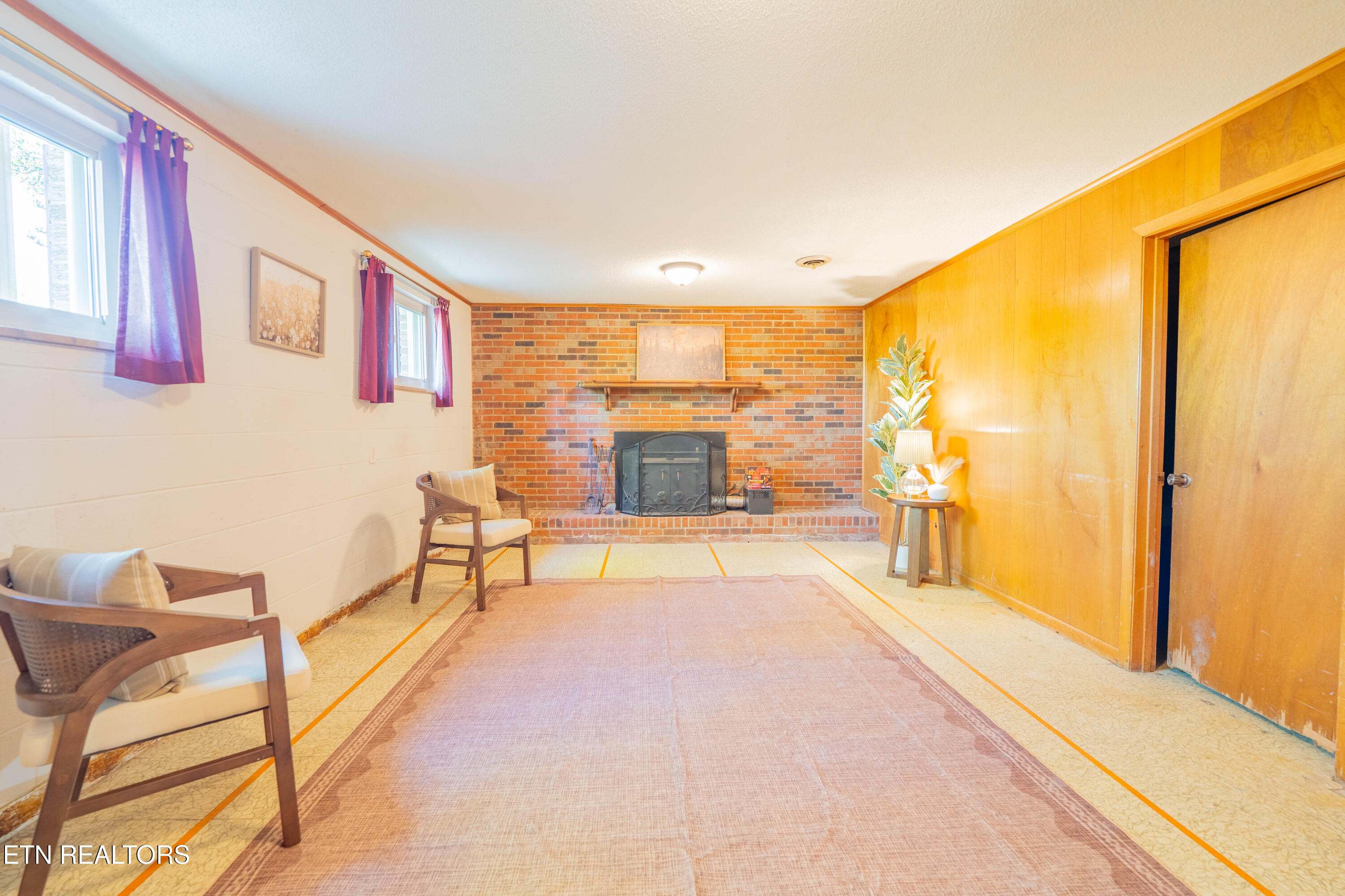 4504 Woodview Road Louisville TN 37777