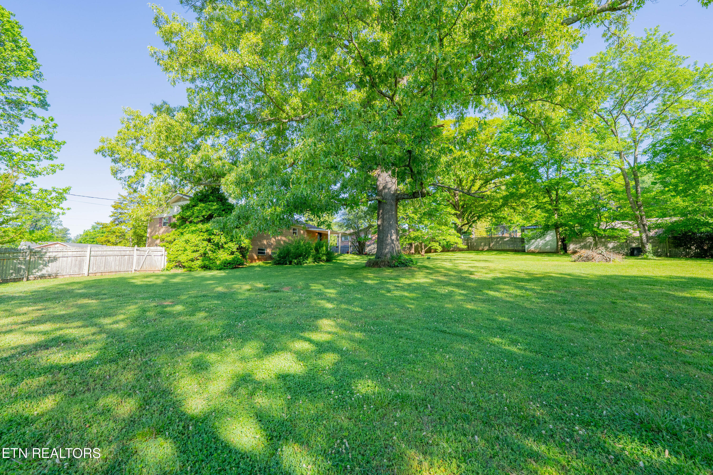 4504 Woodview Road Louisville TN 37777
