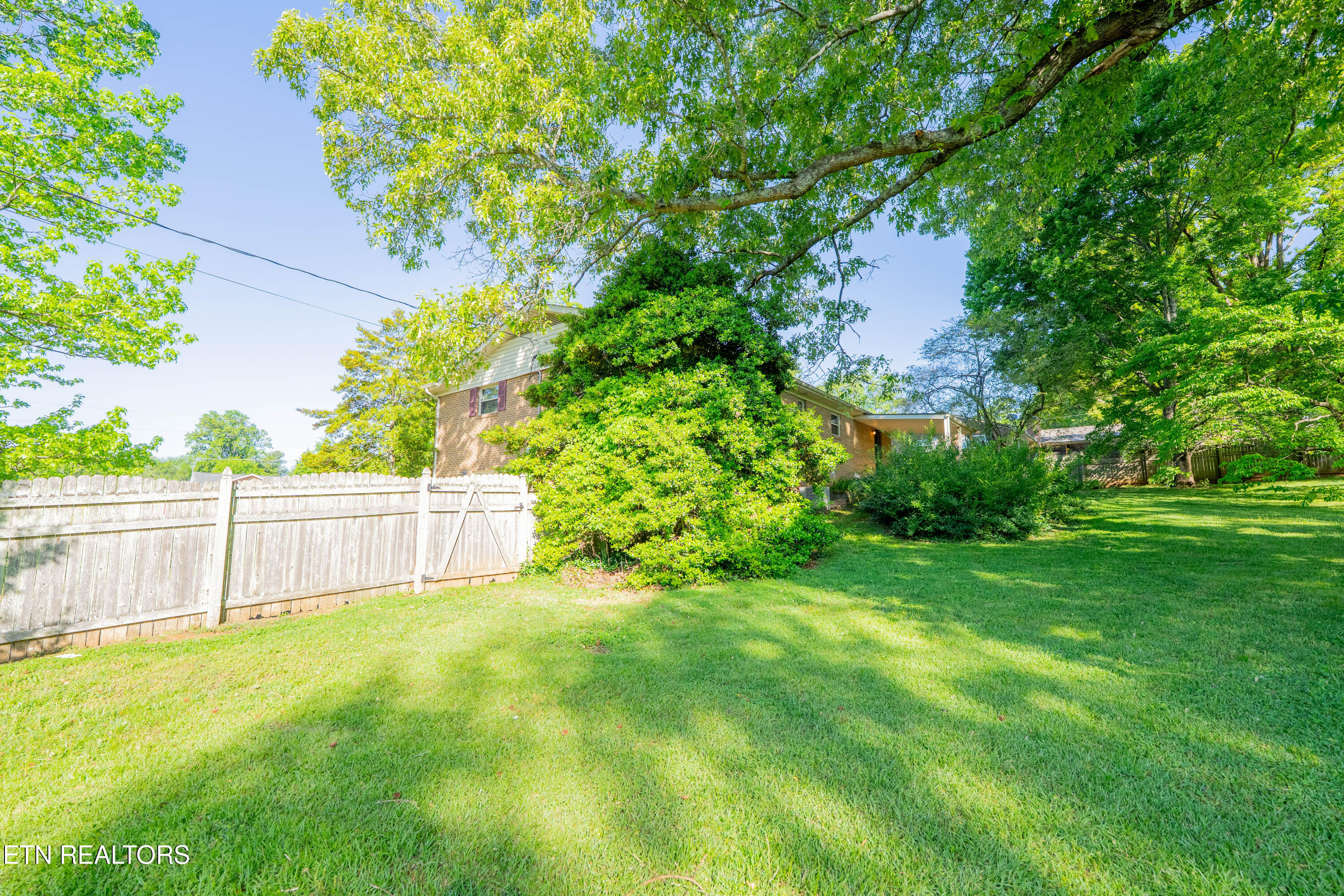 4504 Woodview Road Louisville TN 37777