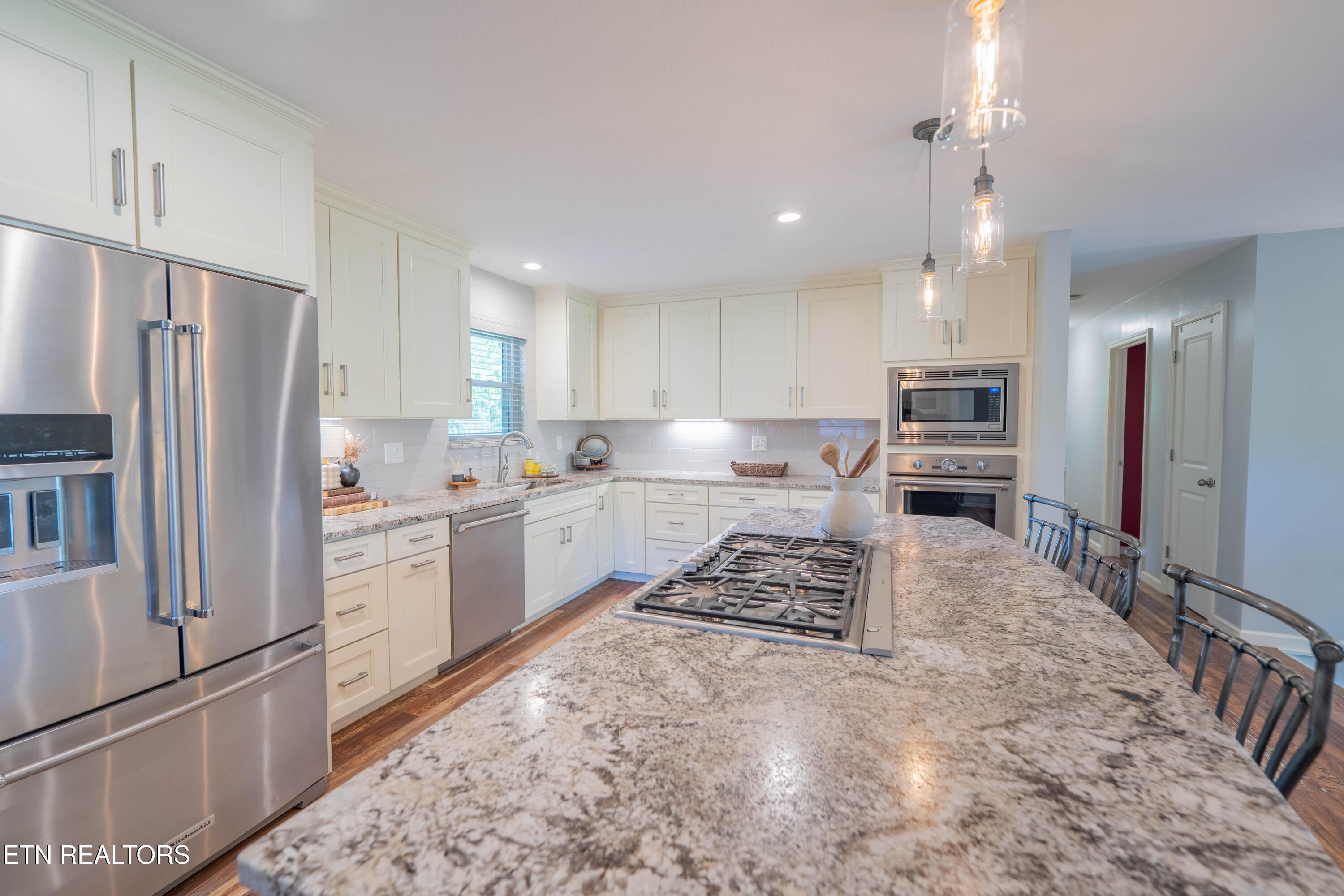 4504 Woodview Road Louisville TN 37777