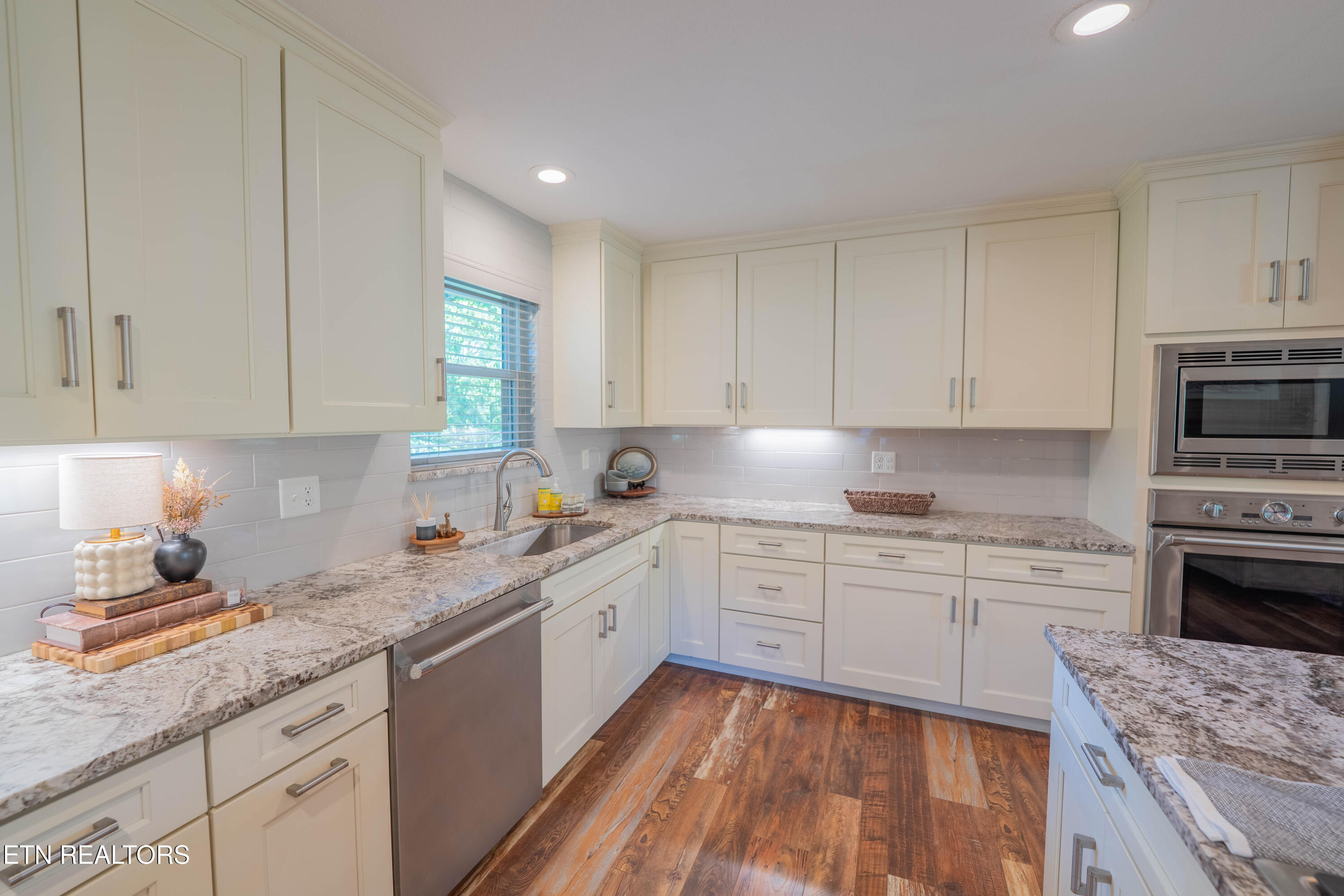 4504 Woodview Road Louisville TN 37777