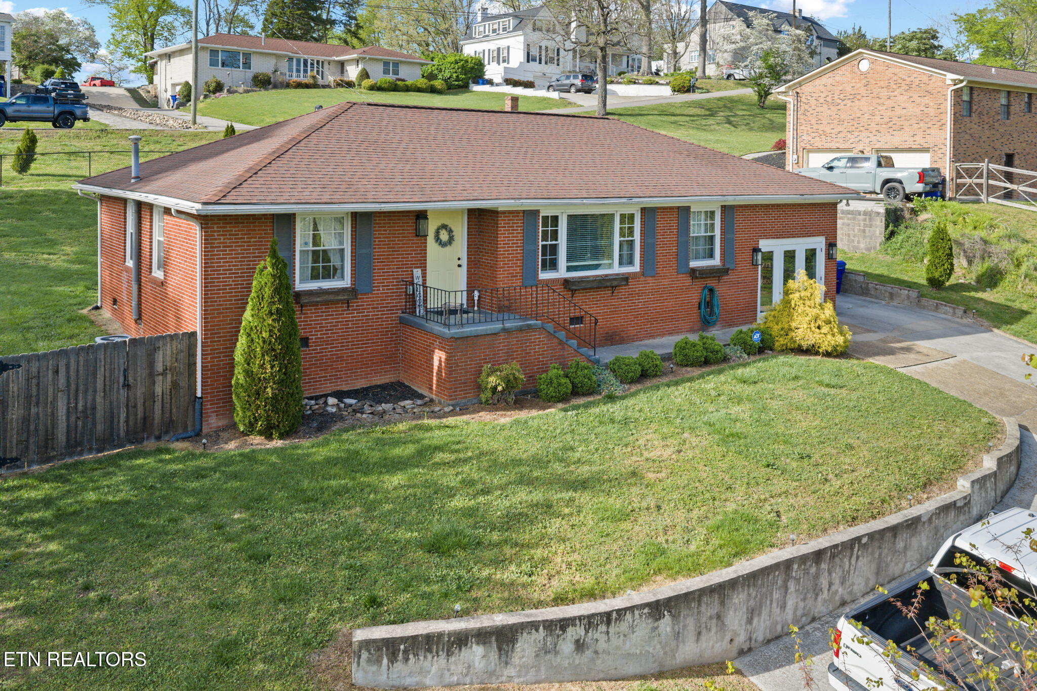 318 Hickory Street Clinton TN 37716