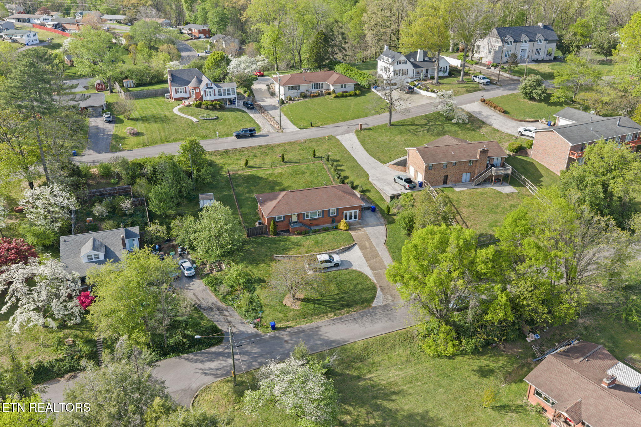 318 Hickory Street Clinton TN 37716