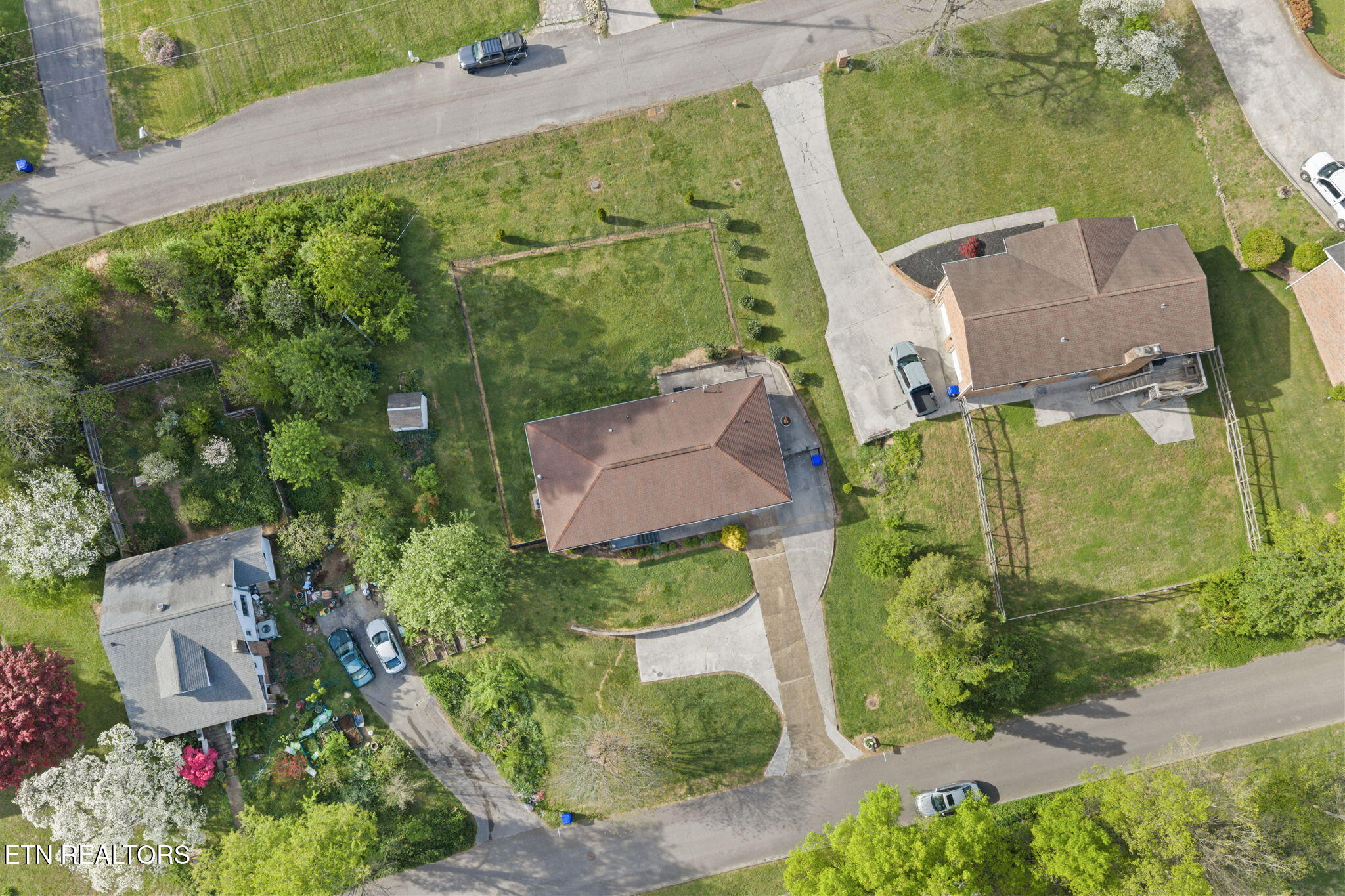 318 Hickory Street Clinton TN 37716