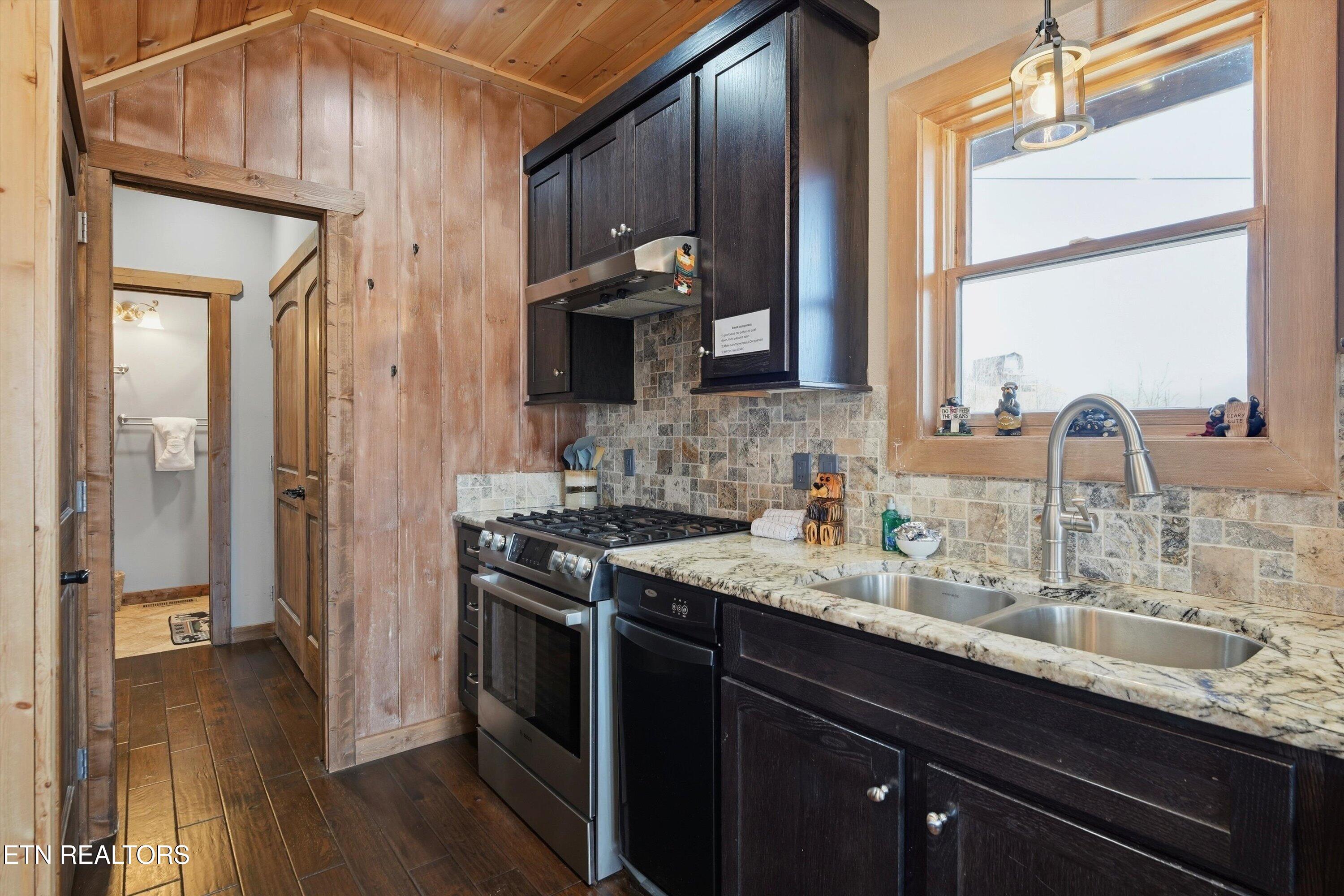 860 Pine Top Lane Gatlinburg TN 37738