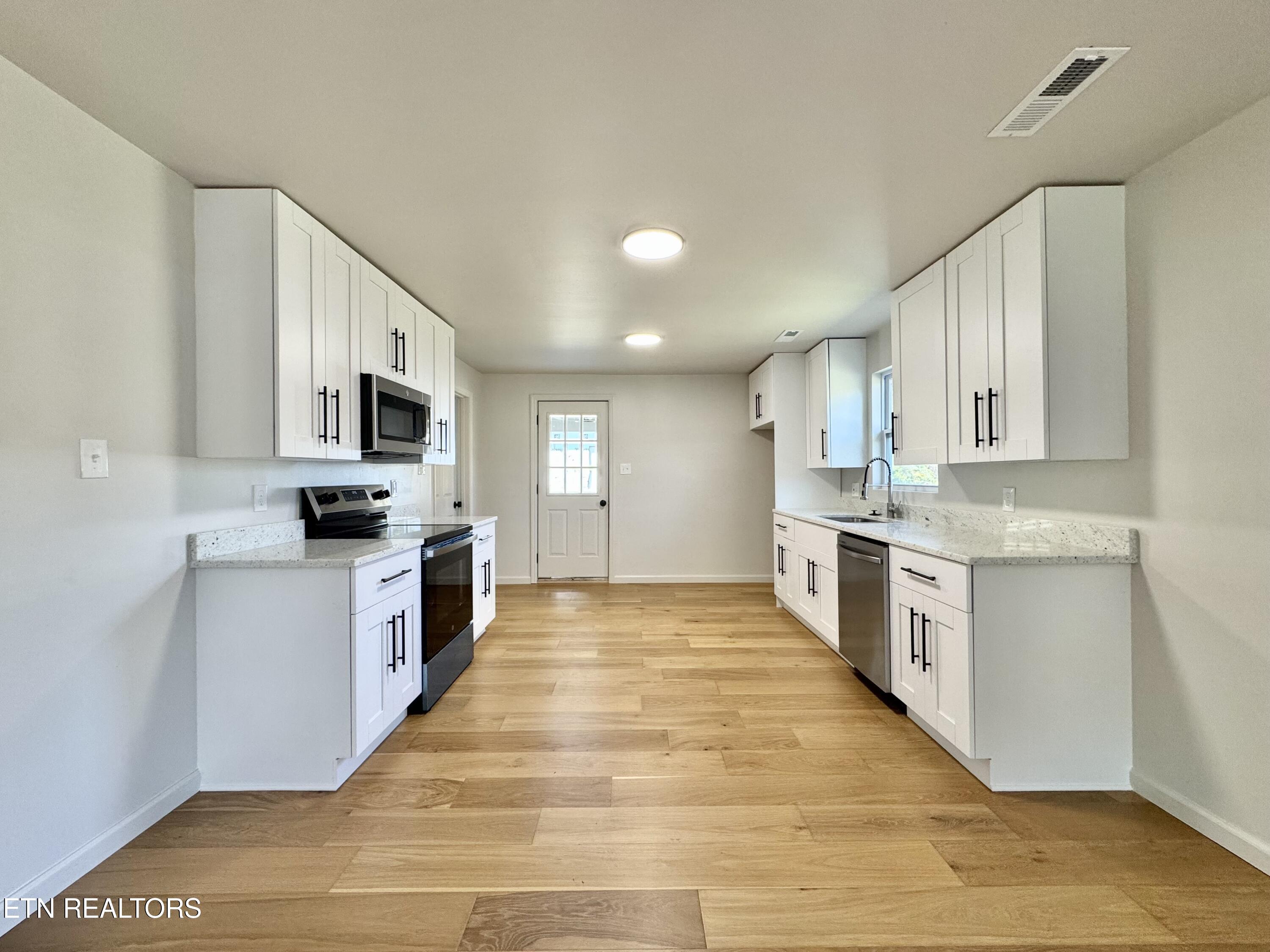 1830 Old Lake City Highway Clinton TN 37716