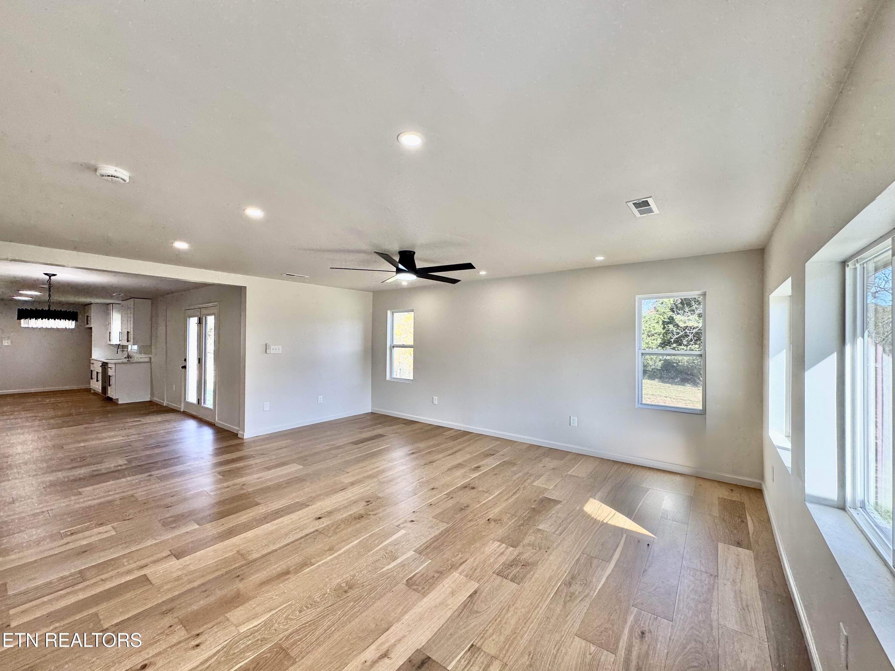 1830 Old Lake City Highway Clinton TN 37716