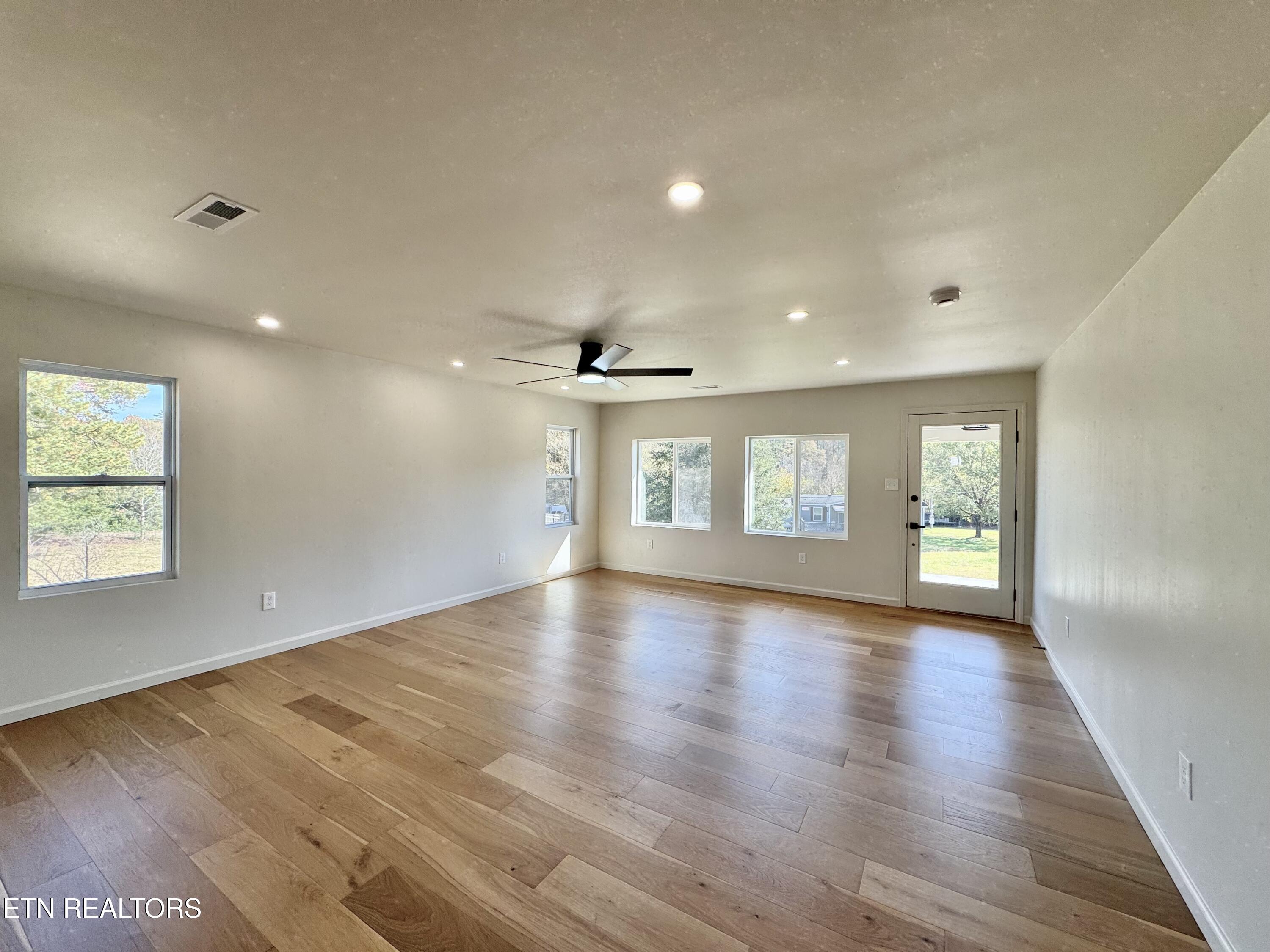 1830 Old Lake City Highway Clinton TN 37716