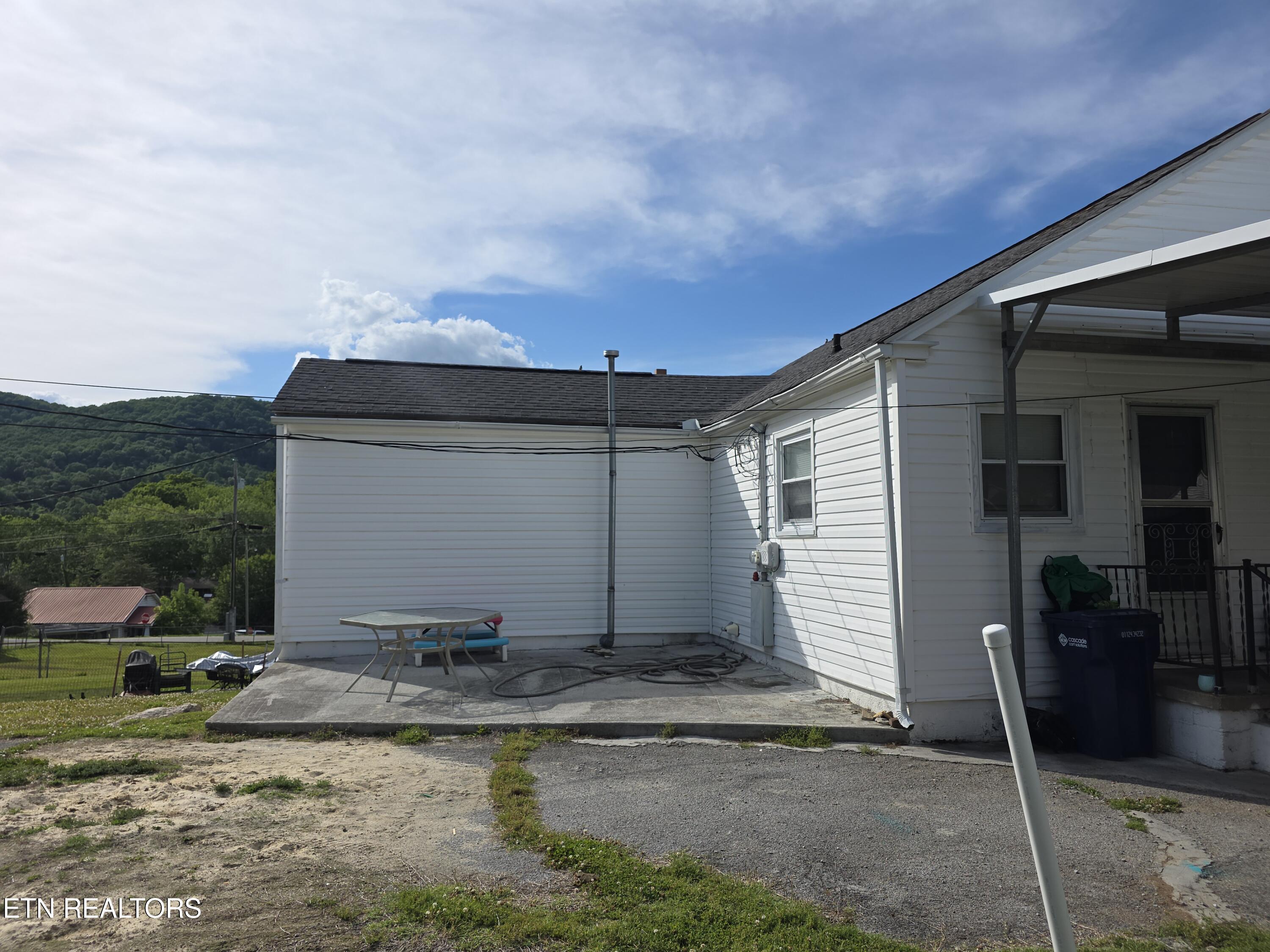 404 E 4th Street Lafollette TN 37766