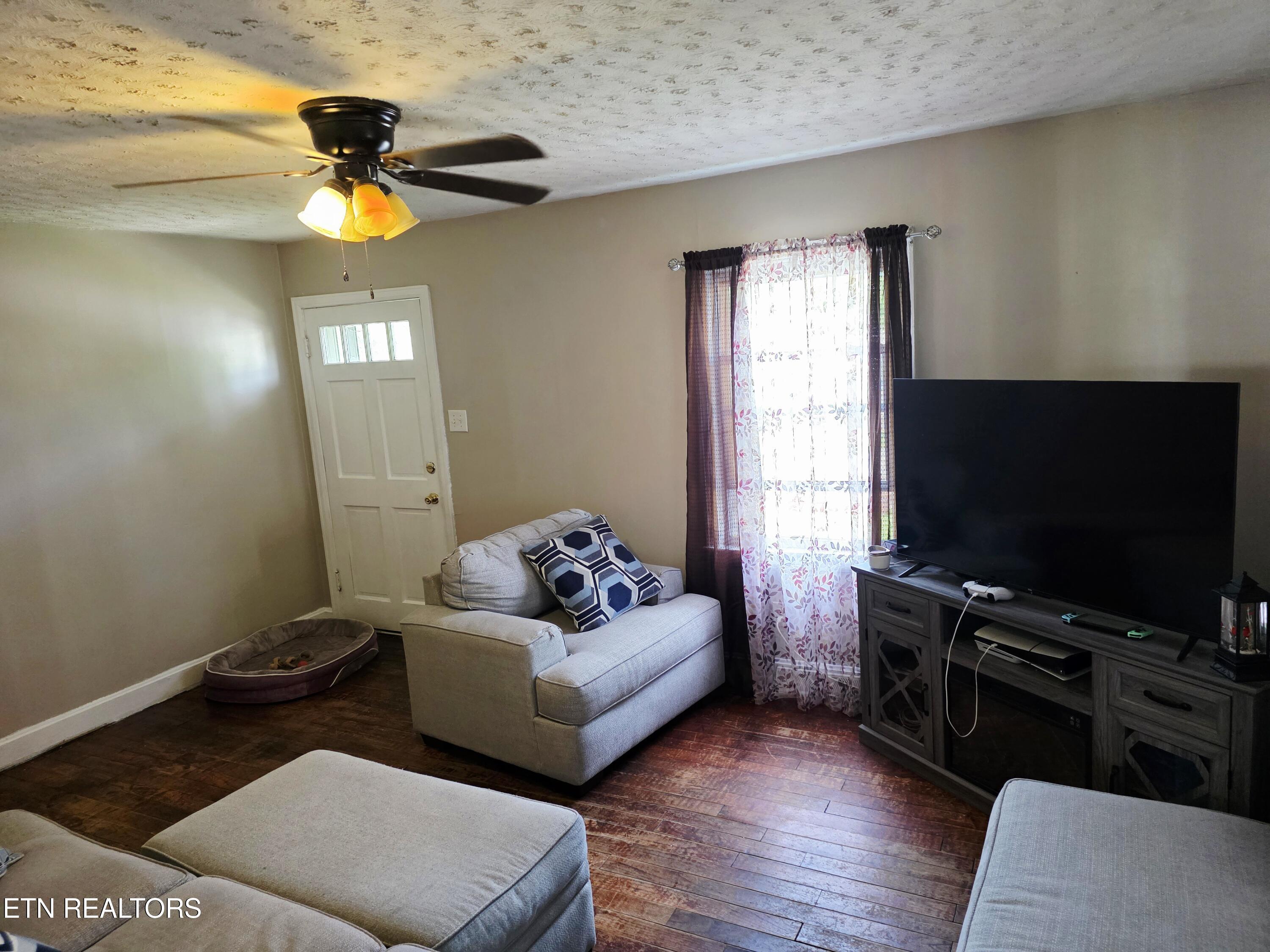 404 E 4th Street Lafollette TN 37766