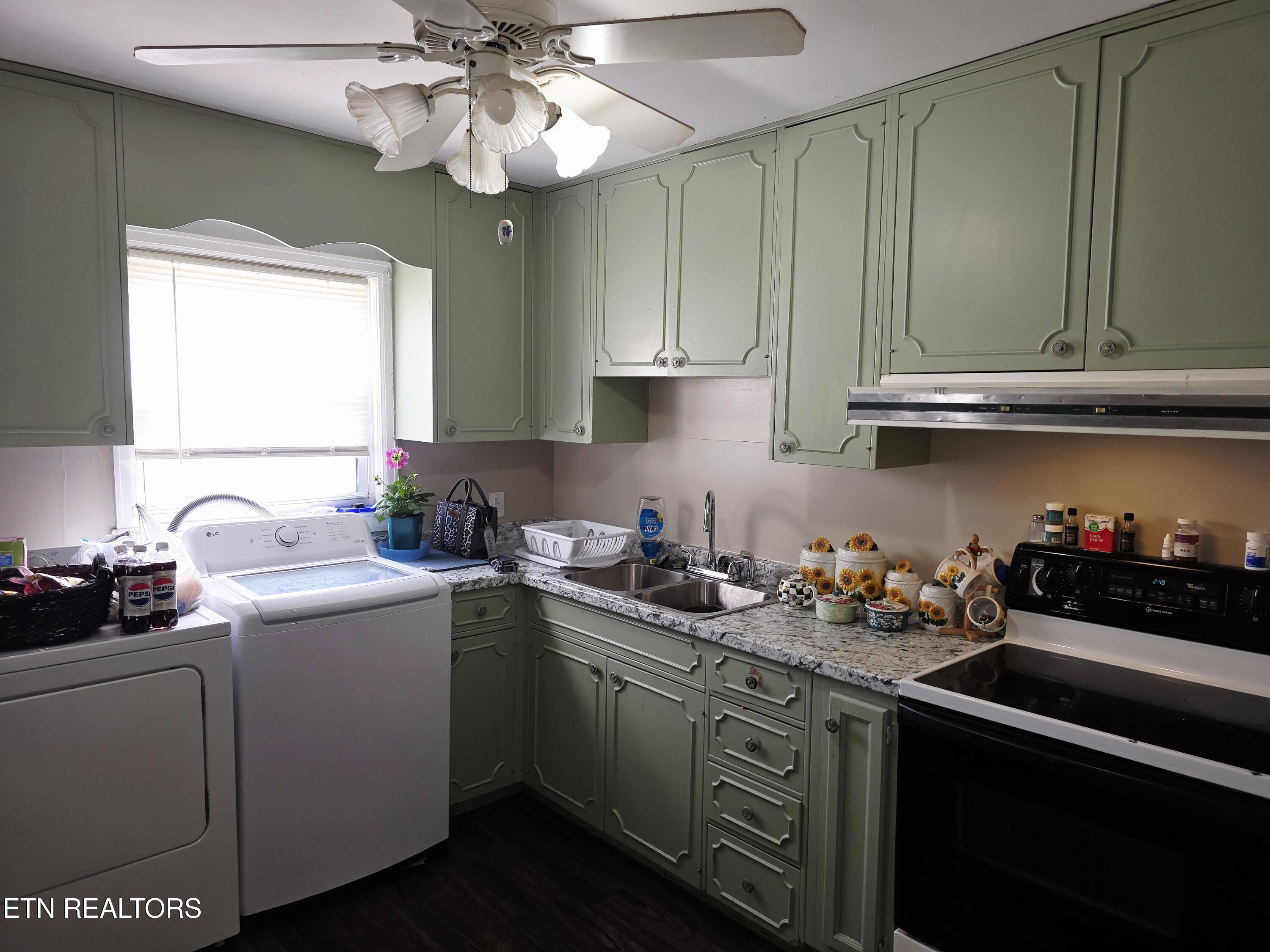 404 E 4th Street Lafollette TN 37766