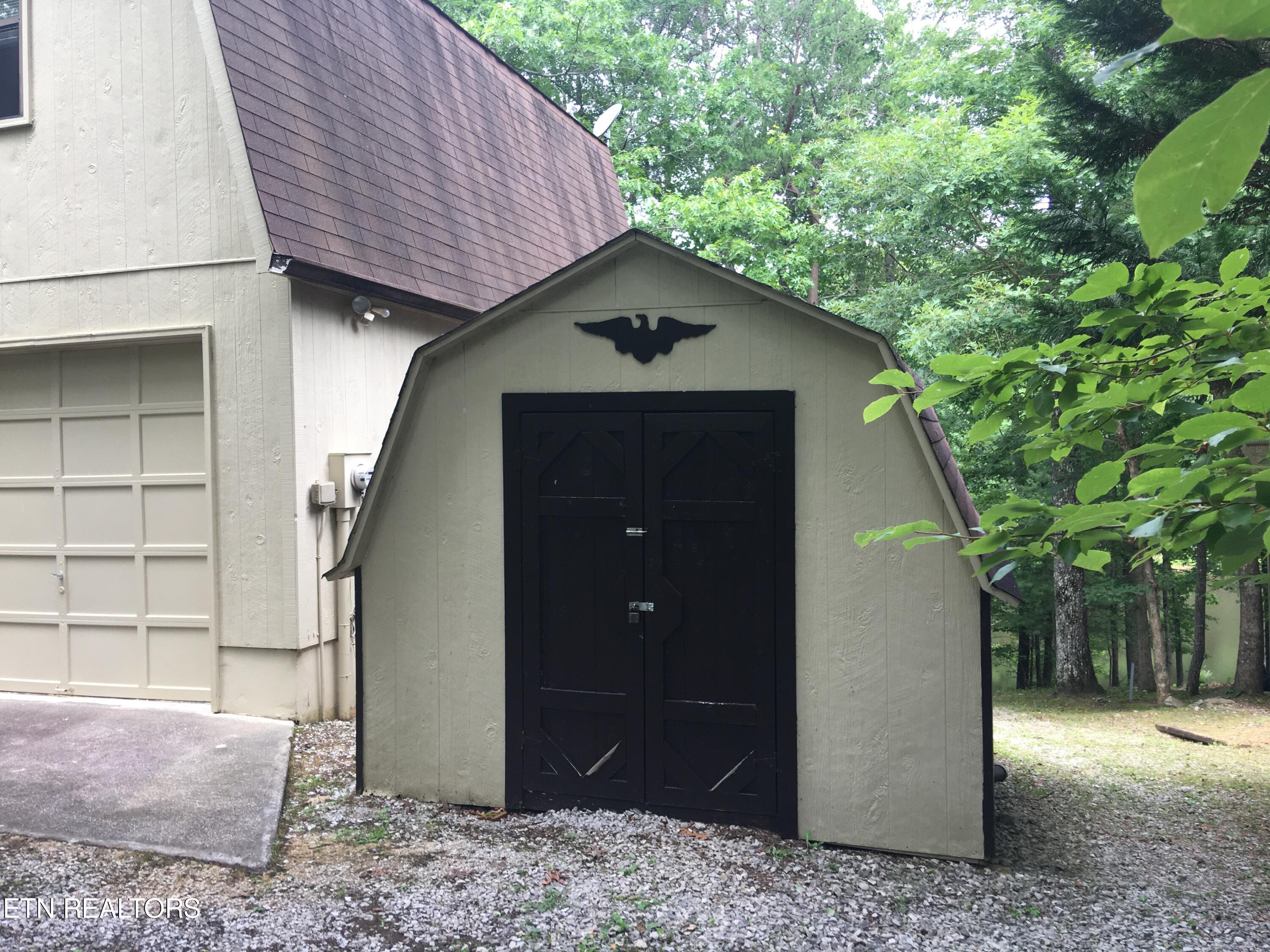 6722 S Peterson Road Tallassee TN 37878