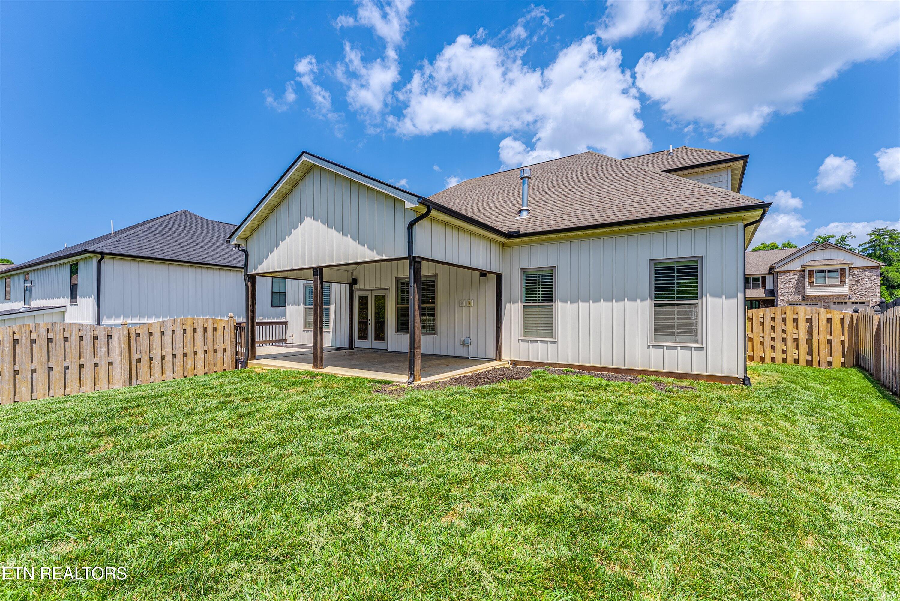 2043 Highlands Ridge Lane Knoxville TN 37932