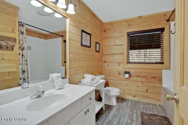 2980 Kulpan Way Pigeon Forge TN 37862